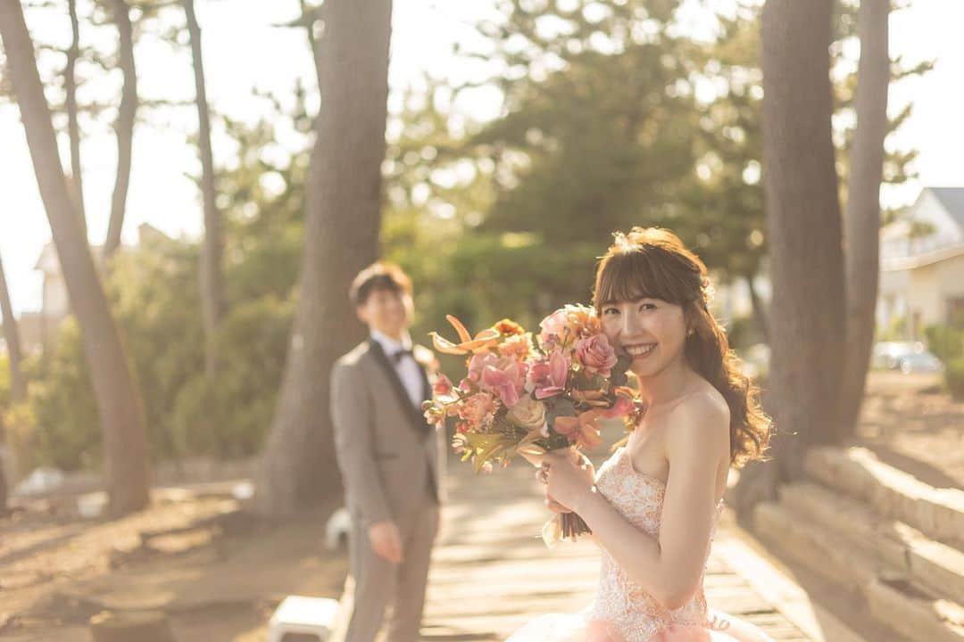 指帆亭さんのインスタグラム写真 - (指帆亭Instagram)「* ご結婚式は特別なひととき✨ とびきりの笑顔で 1日が迎えられますよう 指帆亭スタッフ一同お手伝いいたします🕊  GWのブライダルフェア ご予約受付中です🌿 是非お問合せください✨  *  Shihantei Pine Tree Resort （月・火曜日定休日、祝日の場合は営業） TEL:0463-43-1611 * 〒259-0123 神奈川県中郡二宮町二宮下向浜36 アクセス ・JR二宮駅より徒歩8分 ・お車でご来店の場合、無料駐車場を完備しております ナビゲーションシステムをご利用の際は、目的地に「二宮町立 二宮中学校」と設定をお願い致します *  #shihantei #指帆亭 #結婚 #結婚式 #二宮 #湘南 #茅ヶ崎 #平塚 #藤沢 #小田原 #大磯 #鎌倉 #二宮駅 #記念日 #貸切 #海 #海が見える #リゾート #リゾートウエディング #ガーデン #プレ花嫁 #ウェディング #ブライダルフェア #ウェディングフォト  #フォトスポット #ウエディングドレス #披露宴 #披露宴」4月21日 17時07分 - shihantei