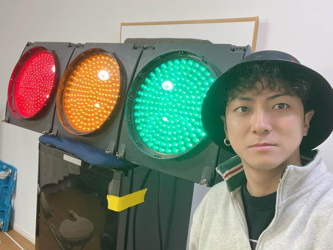 きょんさんのインスタグラム写真 - (きょんInstagram)「家に信号機買った😎」4月21日 17時07分 - kyon.kyonkuma