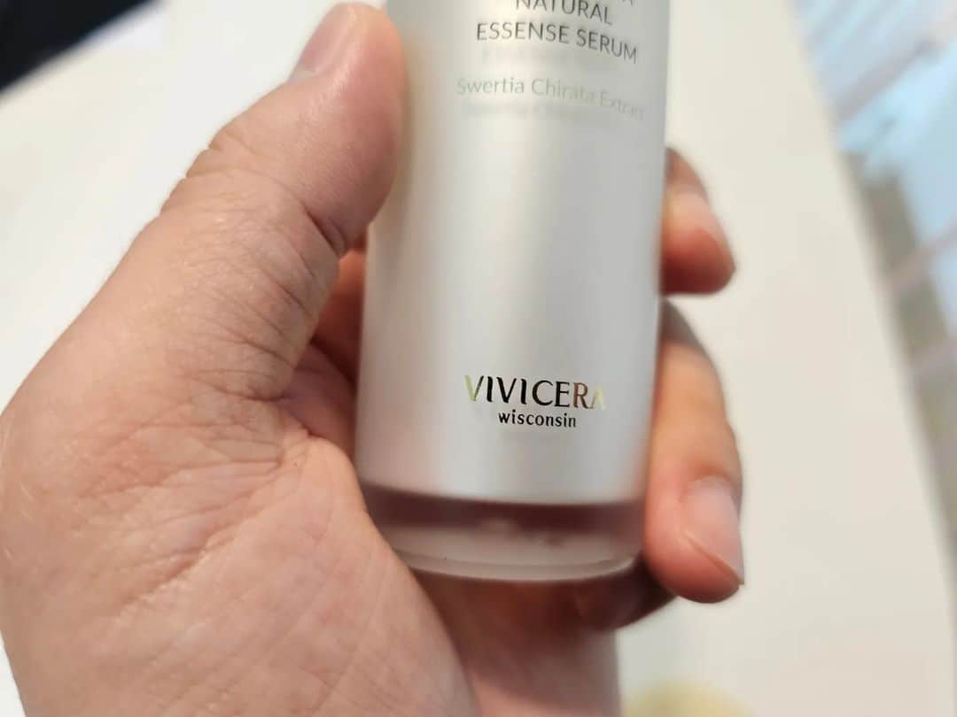 キム・ギドゥさんのインスタグラム写真 - (キム・ギドゥInstagram)「#비비세라 #vivicera  ( 태그해놨습니다~구경가세요😊 )  20년도 넘었지요... 오래전부터 날 아껴주었던 친누나 다름없는 착한누나의 #믿음직한 #화장품 👍👍👍 정말 잘됐으면 좋겠어요💕  #광고 #협찬 #감사해요누나 ^^!!  누나!! #대박나소서 !!!~~」4月21日 17時13分 - rlarlen0909