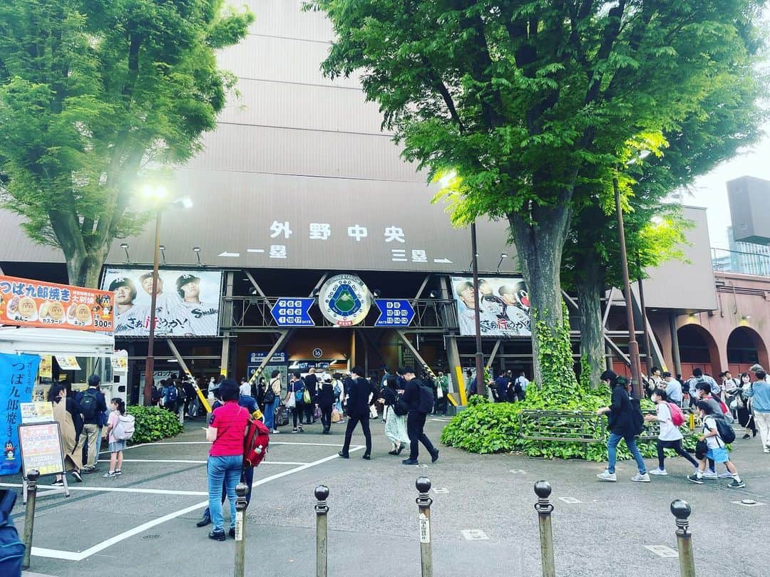 一三さんのインスタグラム写真 - (一三Instagram)「もうすぐヤクルト vs 讀賣 始まるよ。」4月21日 17時36分 - ichizou.co.jp