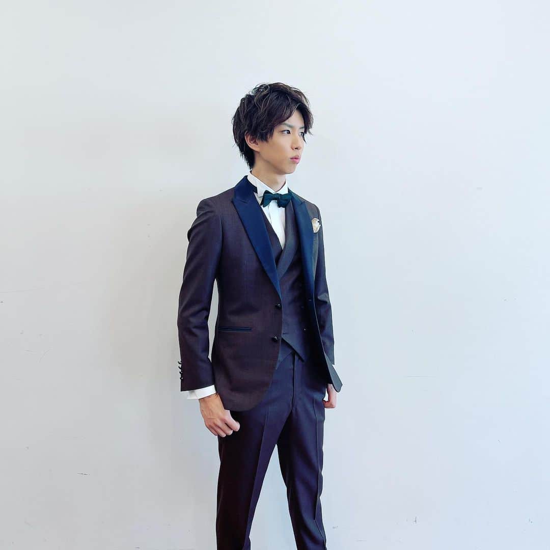 はじめしゃちょーのインスタグラム：「タキシードはじめん🤵」