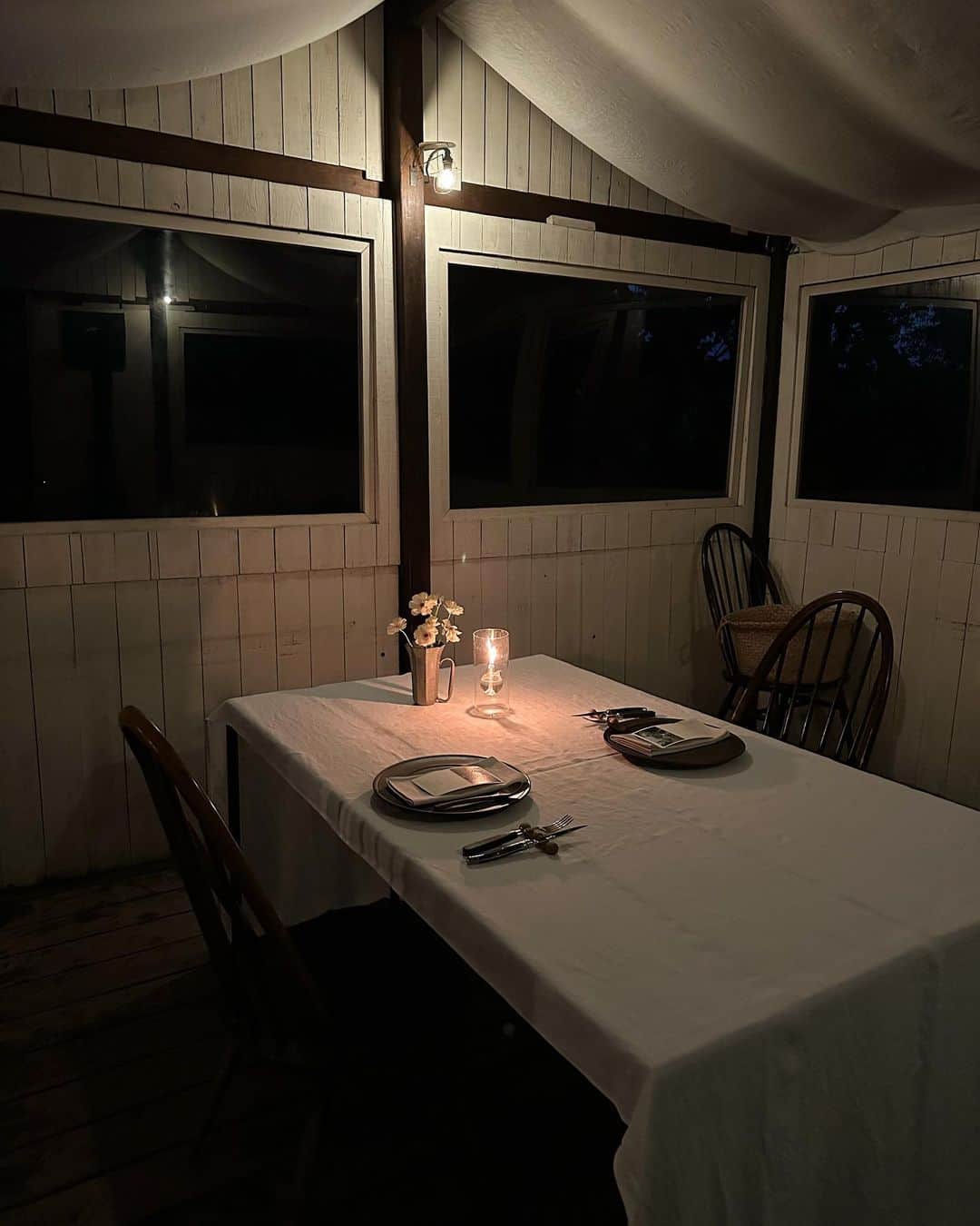 西村彩香さんのインスタグラム写真 - (西村彩香Instagram)「.  👨🏻‍🦱BD dinner🎂🥂🍽🕯🌙  夜は1日１組限定。 贅沢でそれはそれは素敵な空間でした😌  全然載せきれないので お料理の写真は別であげたい🥹📷  @maho_roba  #mahorobaforest  #奈良レストラン」4月21日 17時59分 - leimoni_n