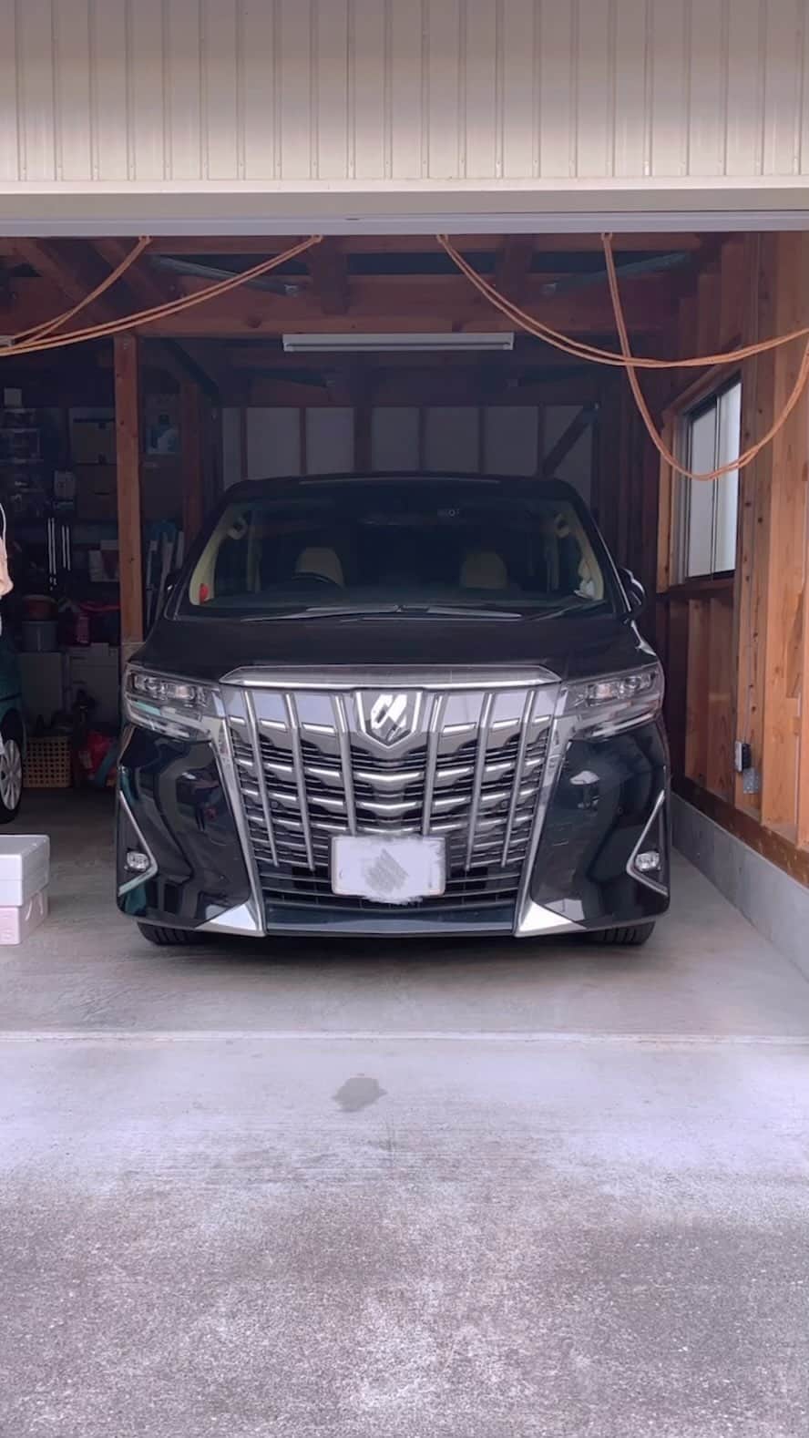 太陽チャンネルのインスタグラム：「過去へ行けそう🚗³₃  #車 #アルファード #バックトゥザフューチャー #愛車 #太陽チャンネル」