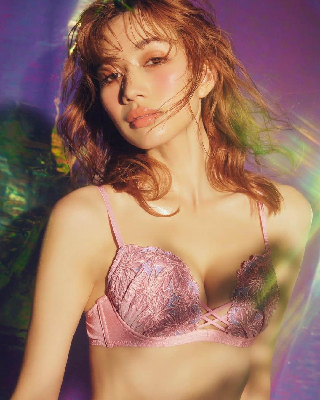 山本ソニアのインスタグラム：「. Ravijour Summer Collection 2023   #ravijour #lingeriemodel #lingerie #tokyomodel #pink #soutiengorge #photography」
