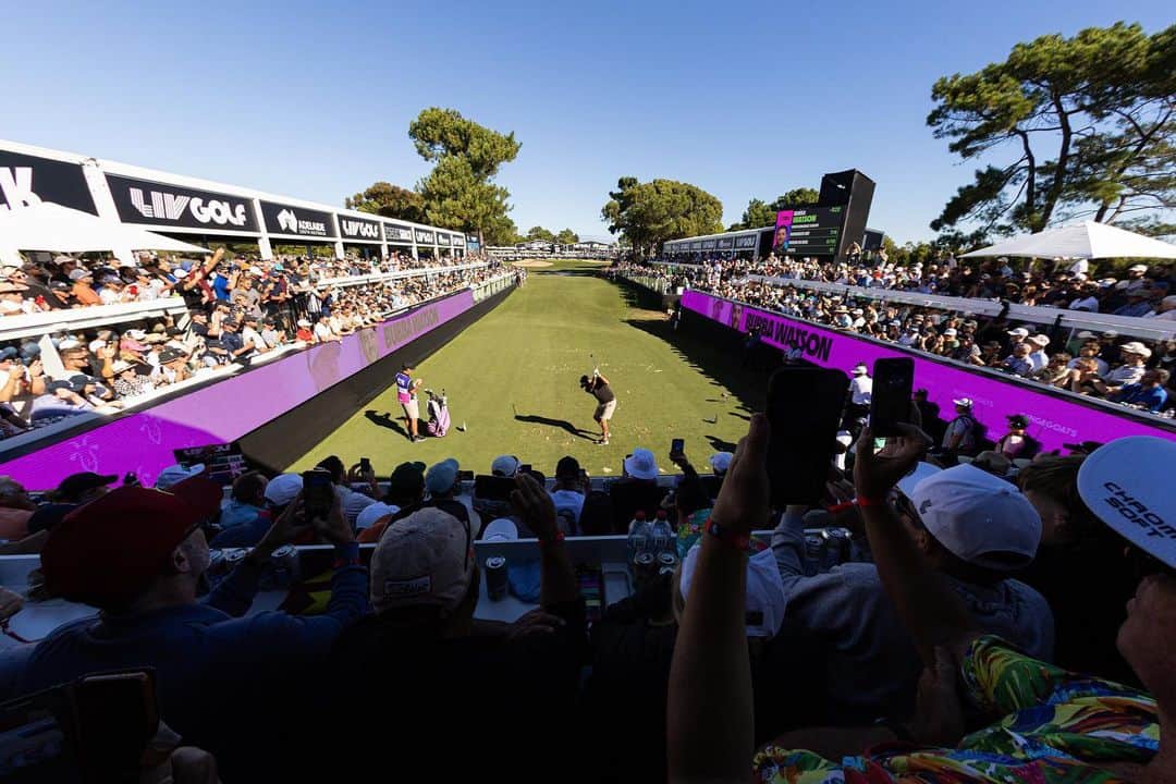バッバ・ワトソンのインスタグラム：「How awesome is this. #sonervous #gladihitthegreen #livgolf #livgolfadelaide」