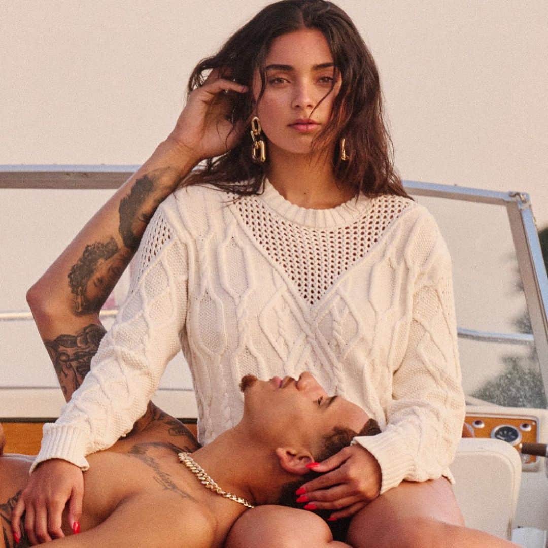 ダニジョーのインスタグラム：「Those Friday feels 🔥」
