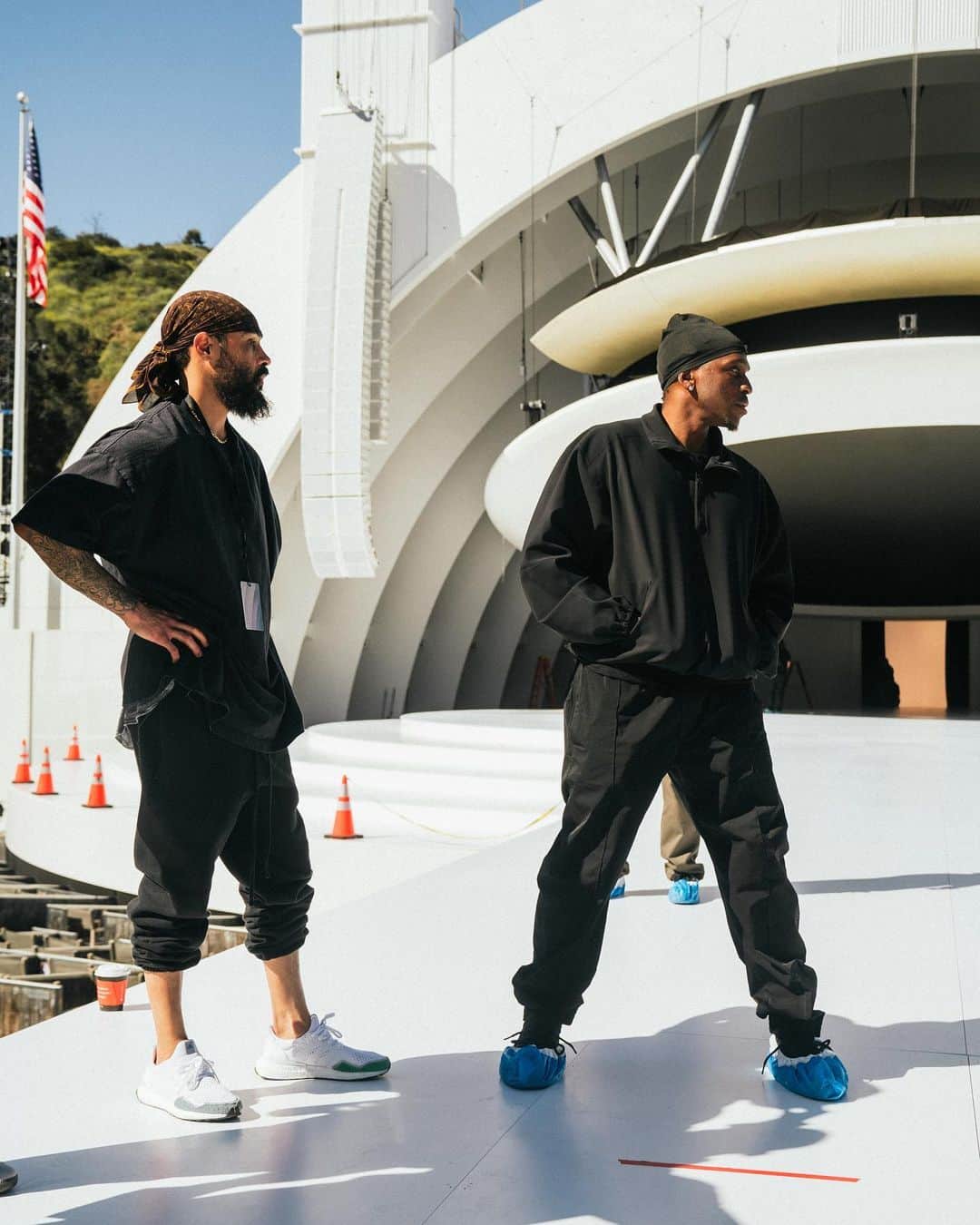 のインスタグラム：「“Places they’ll never be, stages they’ll never see…” - Self  Jerry, you turned the Hollywood Bowl into your world and let me be apart of it…forever grateful 🙏🏿」