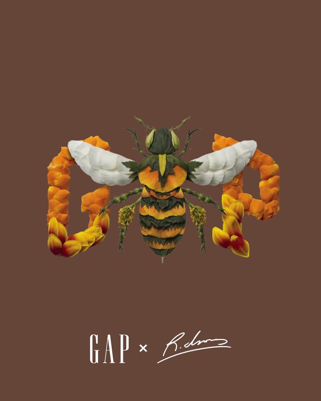 GAPさんのインスタグラム写真 - (GAPInstagram)「GAP × RAKU INOUE // A limited-edition collab with artist @reikan_creations, who draws real-world inspiration from the natural world around us. It’s only fitting that the tees are made using 100% organically grown cotton.  . Born in Japan and based in Montreal, Raku's artwork challenges us to see nature everywhere — from gardens and parks to the sky above.  Link in bio to shop.」4月22日 5時17分 - gap