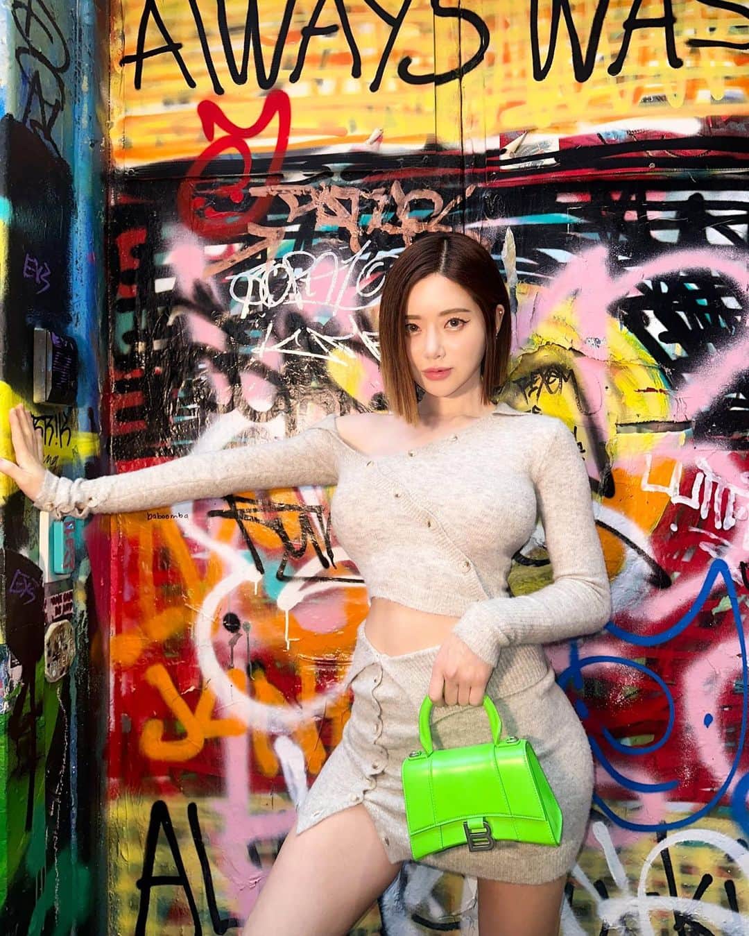 Dj Sodaさんのインスタグラム写真 - (Dj SodaInstagram)「Hey Melbourne! 🇦🇺 Are you ready to 🦘jump🦘with me tonight? Let’s party all night long! 🎉 See you later at Brown Alley 😍🥰」4月21日 20時44分 - deejaysoda