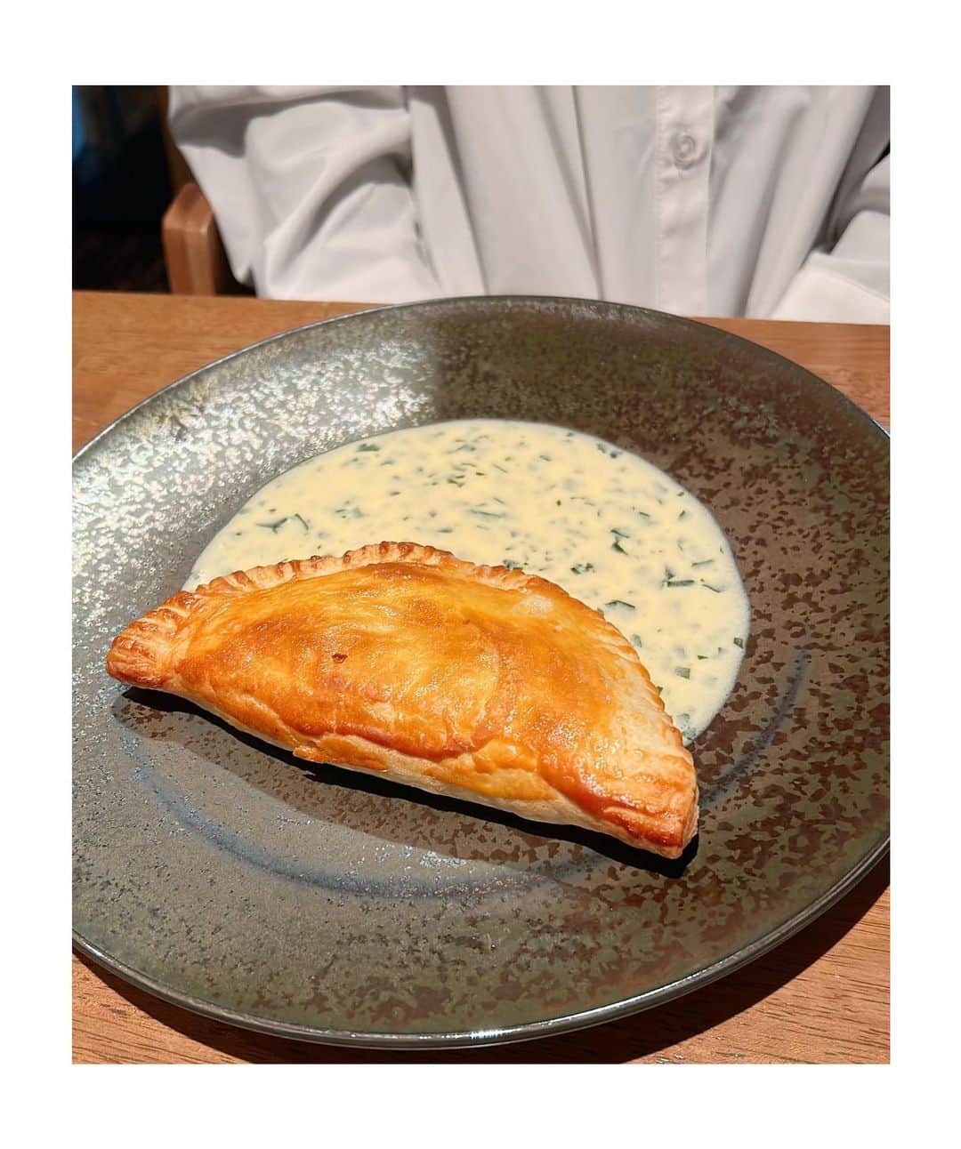 岩田陽菜さんのインスタグラム写真 - (岩田陽菜Instagram)「笑いながら食べるご飯が 大好きなのです☺️🍽  #ビストロコションドール の ランチコース美味しかったです🥰」4月21日 20時47分 - hina_naso_stu48