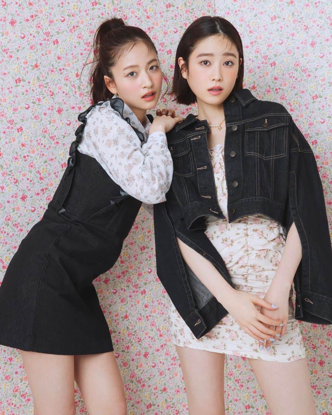菊地泰久のインスタグラム：「@ray.magazine  @hikaru_takahashi_official  @saya.kanagawa_official  @aya_yagishita  @paku_chan  @yasuhisa_kikuchi   #高橋ひかる #金川紗耶 #乃木坂46 #ray #菊地泰久 #yasuhisakikuchi #beauty #makeup #fashion #portrait #jewelry #gravure #shooting #photography #photographer #model #studio」