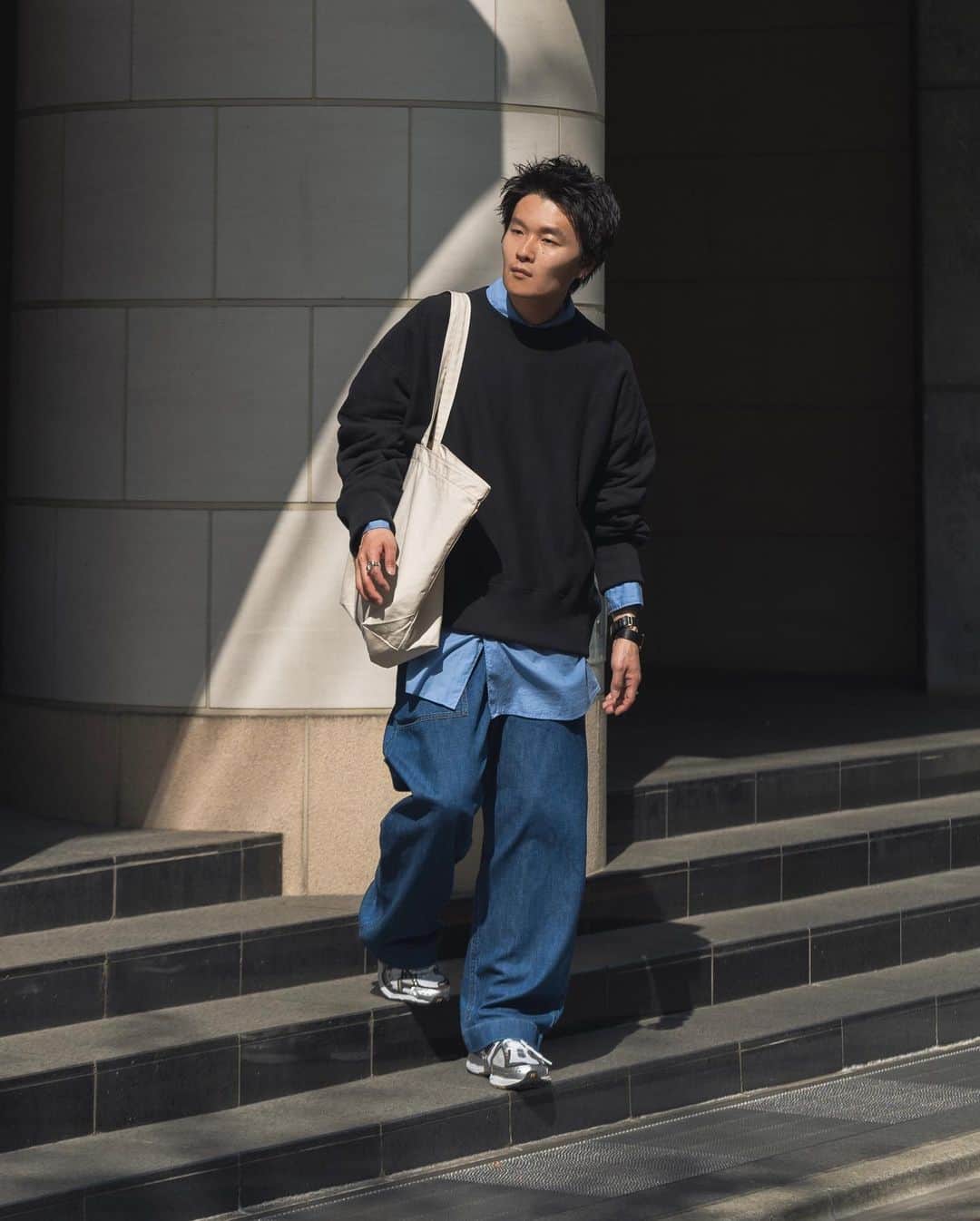 Ryoさんのインスタグラム写真 - (RyoInstagram)「ㅤㅤㅤㅤㅤㅤㅤㅤㅤㅤㅤㅤㅤ Today's outfit🚶‍♂️ Blue×Black color combination 🔵⚫️  sweatshirts : @the_clesste  shirt : @graphpaper_official  pants : @studionicholson  shoes : @newbalancelifestyle  bag : @jjjjound  ㅤㅤㅤㅤㅤㅤㅤㅤㅤㅤㅤㅤㅤ #clesste #newbalance #graphpaper  #jjjjound  #studionicholson」4月21日 20時59分 - ryo__takashima