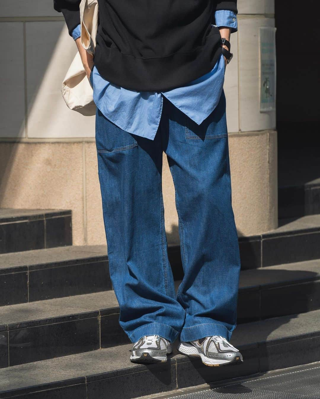 Ryoさんのインスタグラム写真 - (RyoInstagram)「ㅤㅤㅤㅤㅤㅤㅤㅤㅤㅤㅤㅤㅤ Today's outfit🚶‍♂️ Blue×Black color combination 🔵⚫️  sweatshirts : @the_clesste  shirt : @graphpaper_official  pants : @studionicholson  shoes : @newbalancelifestyle  bag : @jjjjound  ㅤㅤㅤㅤㅤㅤㅤㅤㅤㅤㅤㅤㅤ #clesste #newbalance #graphpaper  #jjjjound  #studionicholson」4月21日 20時59分 - ryo__takashima