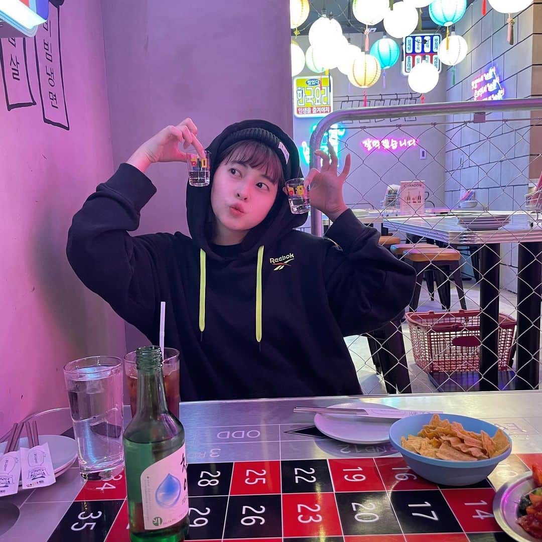 えなちぃのインスタグラム：「浅草横町初めて行ったけど 楽しかったなぁー🥰 ここの韓国料理屋さん テーブルでゲームできるから楽しい！！ まじ酒進む😉💕」