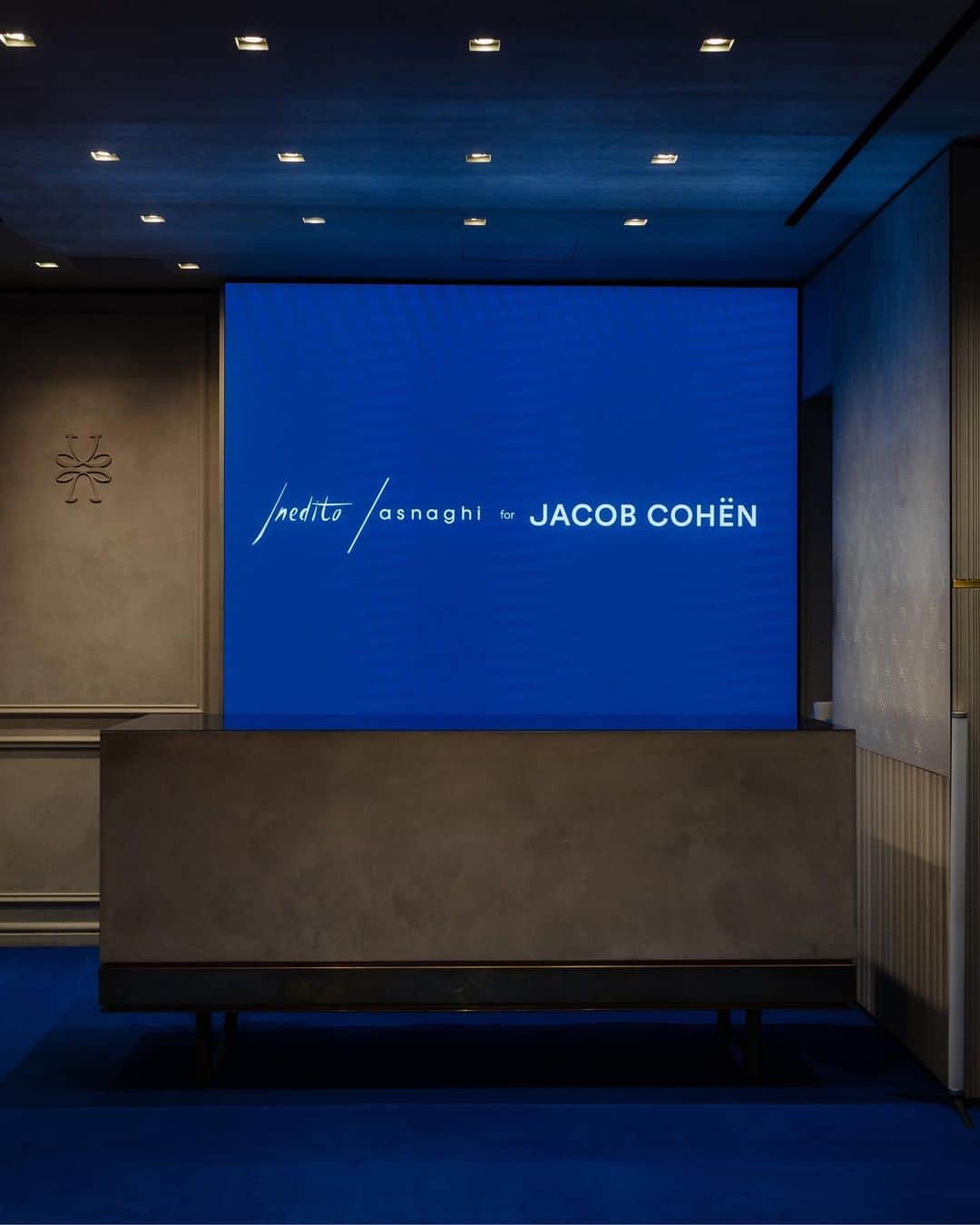 Jacob Cohenさんのインスタグラム写真 - (Jacob CohenInstagram)「Inedito/Asnaghi for Jacob Cohën – Secret Shapes Collection instore event.  #IneditoAsnaghiforJacobCohën #SecretShapes  #JacobCohën」4月21日 21時11分 - jacobcohen_official