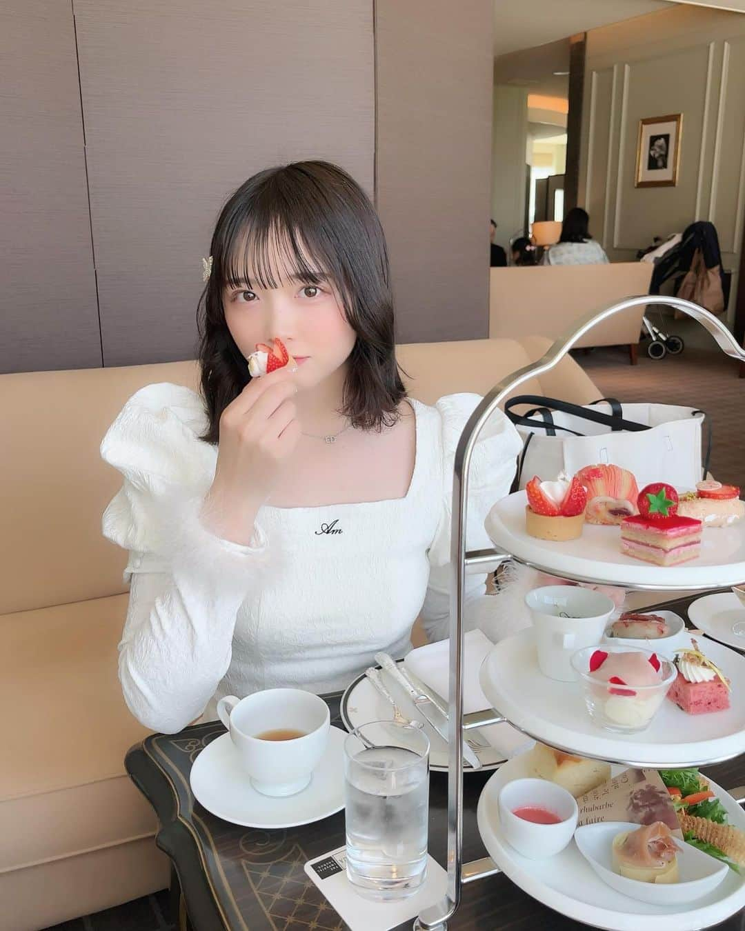 小田垣有咲さんのインスタグラム写真 - (小田垣有咲Instagram)「はじめてのアフタヌーンティー☕️」4月21日 21時12分 - arisaodagaki