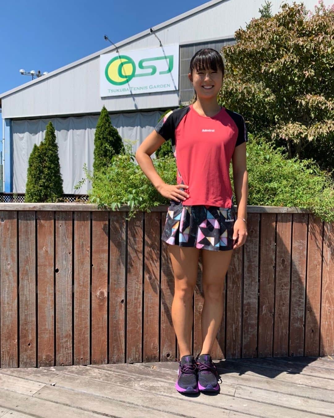 佐藤久真莉のインスタグラム：「皆さんこんにちは😃今日はとてもいい天気でしたね。先週の大阪は本戦一回戦敗退でした。⁣ たくさん練習して感覚を取り戻していきたいです。⁣ 次の試合スケジュールです。⁣ 4/24~ W15  福井大東建託オープン ⁣ 5/1~  W80 カンガルーカップ国際女子オープンテニス⁣ 応援宜しくお願い致します🤲⁣ ⁣ #テニス ⁣ #テニス女子⁣ #テニスウェア ⁣ #プロテニスプレイヤー ⁣ #スポーツ ⁣ #スポーツウェア ⁣ #スポーツ女子 ⁣ #武内総合会計⁣ #富士薬品 ⁣ #アドミラルアスレ⁣ #吉田歯科クリニック ⁣ #ヨネックス ⁣ #professionaltennis ⁣ #tennis ⁣ #tennisgirl ⁣ #tennisplayers ⁣ #sports ⁣ #admiral」