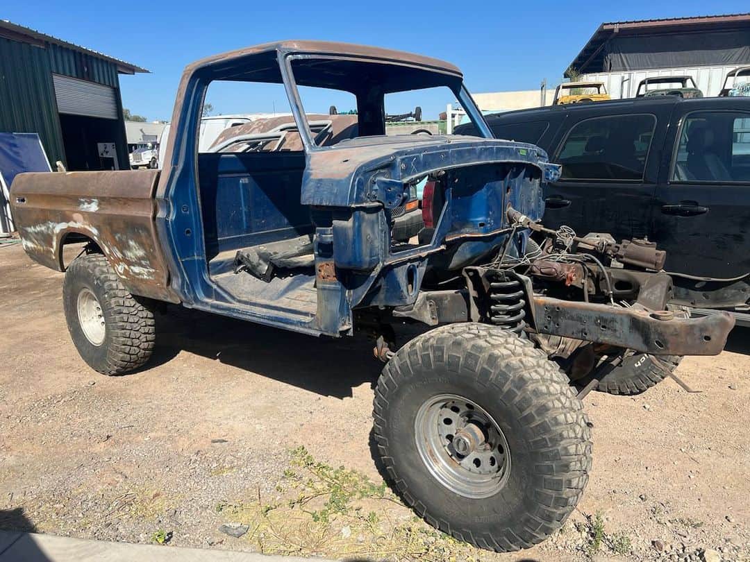 ハウィー・ケンドリックのインスタグラム：「Nice little project I picked up. Shout out to @classiccornergarage」