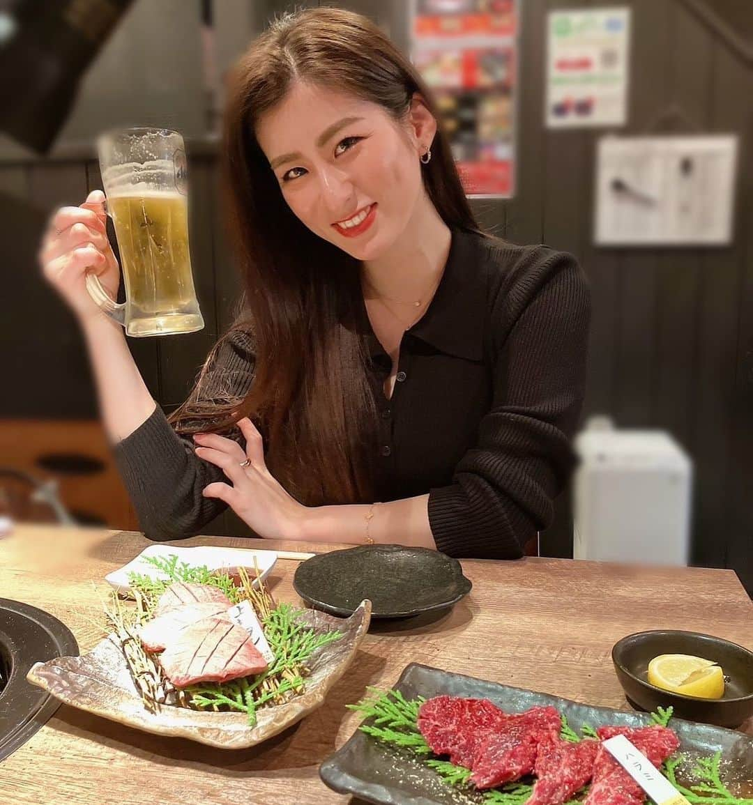 神崎裕女のインスタグラム：「🤤💭🍖🍺❤️  #焼肉 #肉 #時差スタグラム #ビール #ご飯 #おでかけ #休日 #過去pic #お肉 #グルメ #神戸 #関西 #兵庫 #ロングヘア #ストレートヘア」