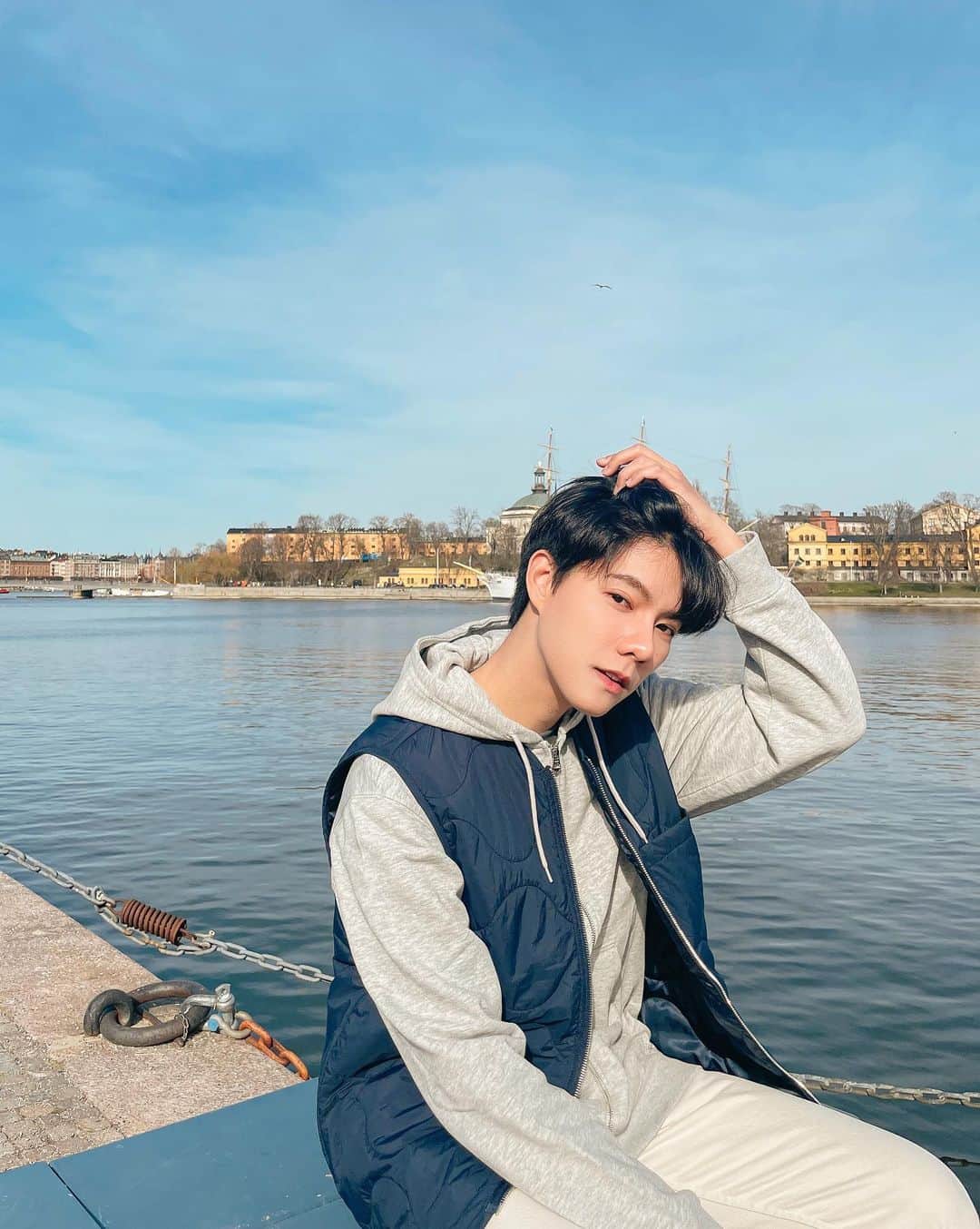 NEWYEARのインスタグラム：「Beautiful Place🤏🏻🇸🇪」