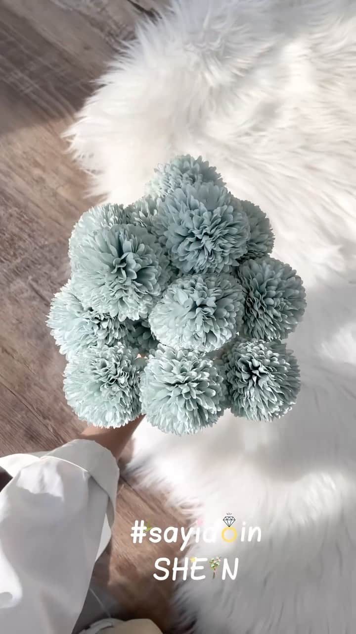 SHEINのインスタグラム：「This DIY bridesmaid bouquet is a real catch 😉💐  🔗:https://shein.shop/utddig1  #sayidoinSHEIN」