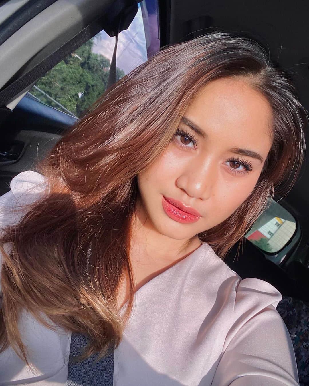 のインスタグラム：「Mohon maaf lahir batin, aku tau kalo aku ga banyak salah 🥹🤍」