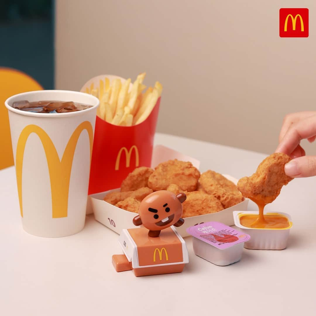 McDonald's Philippinesさんのインスタグラム写真 - (McDonald's PhilippinesInstagram)「Aww, sooo adorbs! Meet #BT21 with your 10-pc. Chicken McNuggets Meal at #McDoPH 😍」4月22日 16時00分 - mcdo_ph