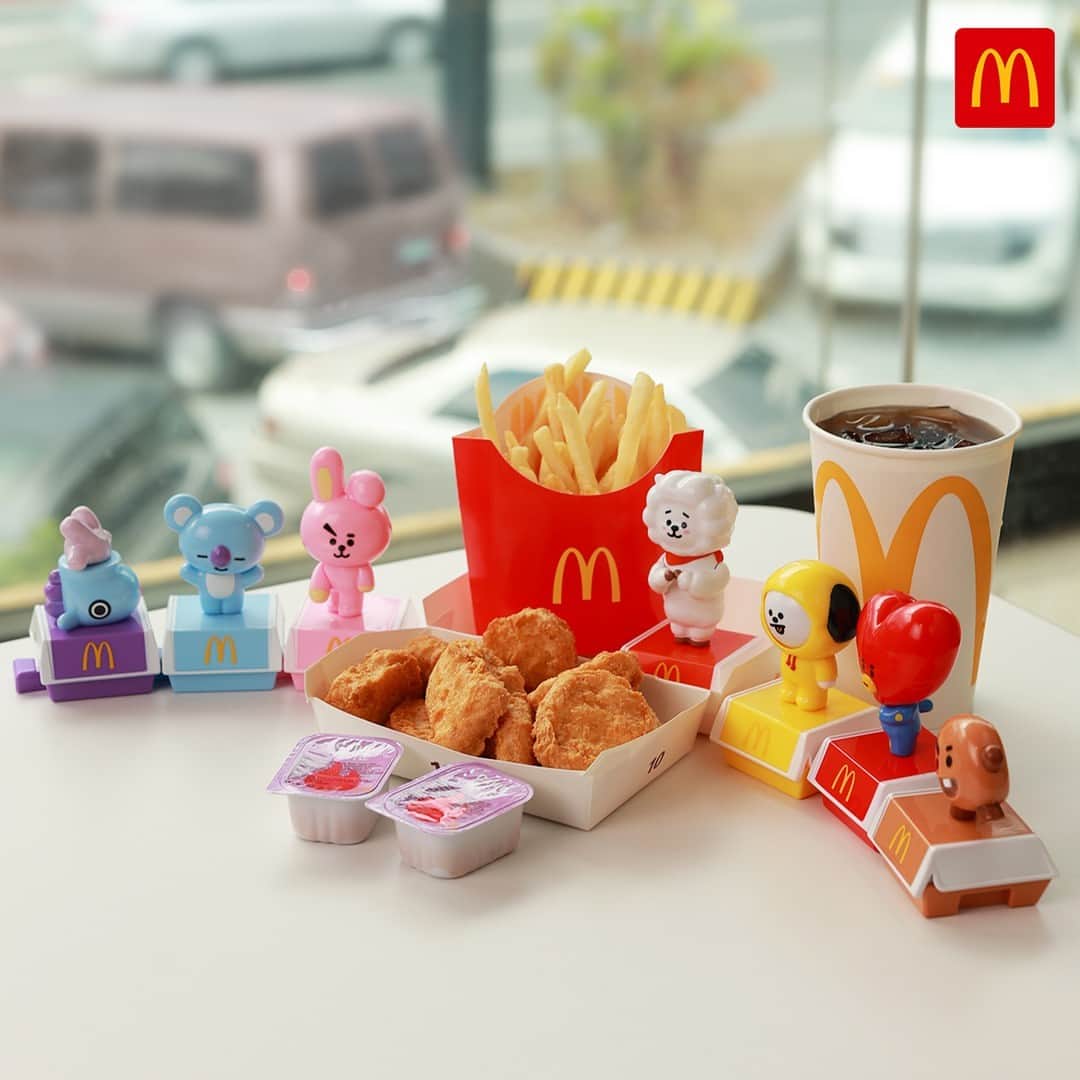 McDonald's Philippinesのインスタグラム：「Aww, sooo adorbs! Meet #BT21 with your 10-pc. Chicken McNuggets Meal at #McDoPH 😍」