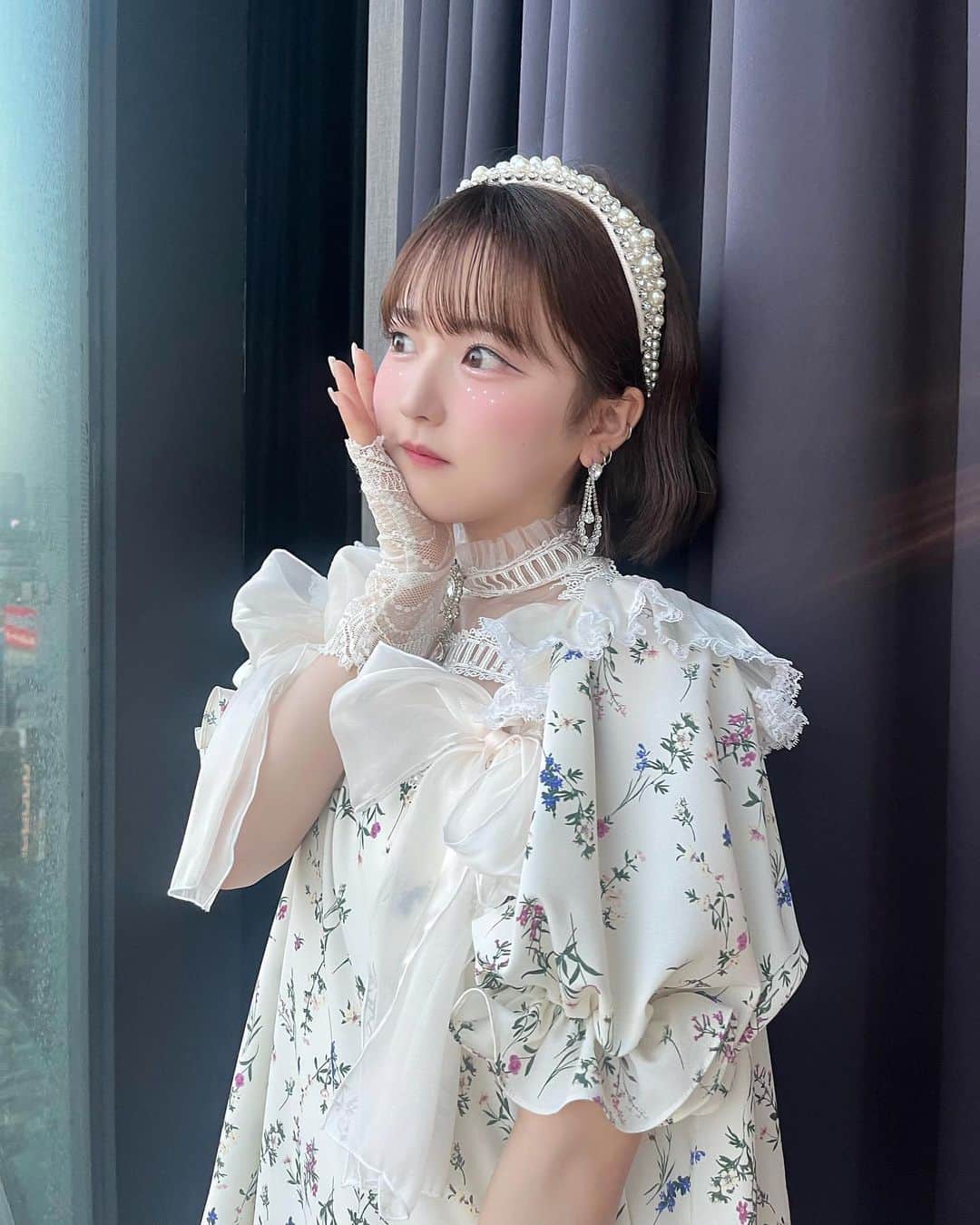 のインスタグラム：「LARMEさんの10周年記念イベントに出演させていただきました…！ いつもと違うわたげどうですか🫣  隅から隅までキラキラかわいいLARMEの世界がずっと憧れで大好きで🥲！とっても幸せな時間でした…！ #LARME」
