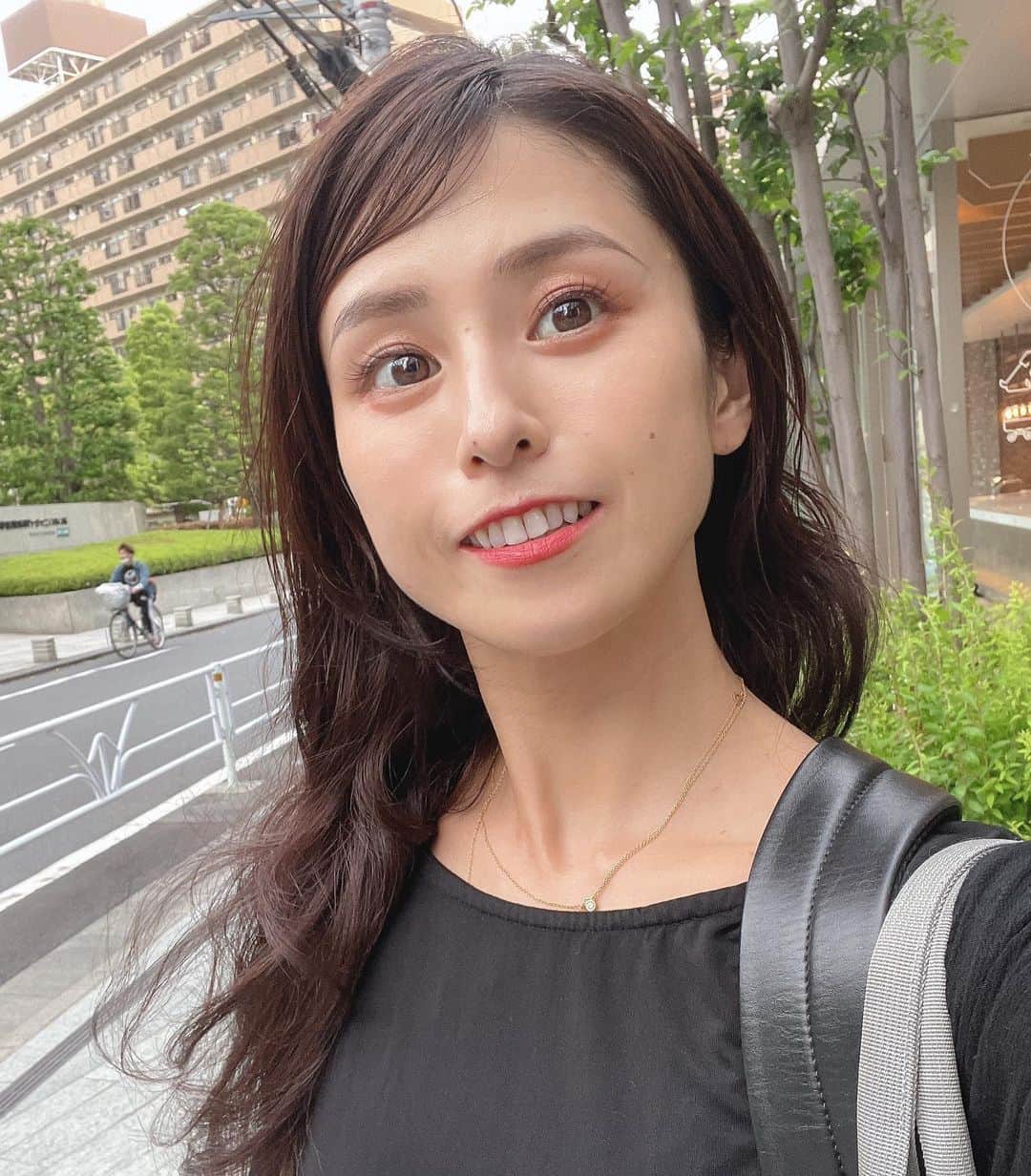 のインスタグラム：「笑顔のなかで歯が白いとか、歯並びがいいとかって、目がいっちゃう😌✨✨  @light_beauty_ebisu @kimono_no_junさん ありがとうございます☺️✨✨  #ホワイトニング� #ホワイトニングサロン #セルフホワイトニング� #恵比寿 #ライトビューティー恵比寿」