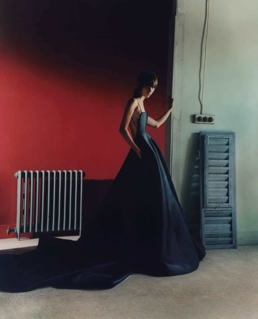 AnOther Magazineのインスタグラム：「All dressed up ... with nowhere to go ✨⁠ ⁠ Seen in the pages of AnOther Magazine's new issue, the theatre, sculpture and colour of @maisonvalentino's Spring/Summer 2023 collection by @pppiccioli – titled Unboxing – evokes the drama of stage, while upholding the gentle touch of hand. Check out the story at the link in bio 📲⁠ ⁠ Photography by @trinityellis ⁠ Styling by @jordanduddy ⁠ Editor-in-chief @susannahfrankel ⁠ Creative direction by @sarahemmingstudio⁠ Hair by @michael.delmas ⁠ Make-up by @melartermakeup ⁠ Casting by @ben_grimes_casting ⁠ Set design by @sean_thomson_ ⁠ Production by @mapltd⁠ Models @lunapassoss and @igor_v_w」