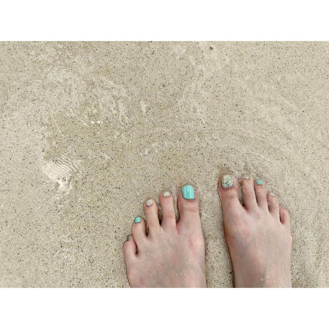 渡辺知夏子さんのインスタグラム写真 - (渡辺知夏子Instagram)「Earth Day🌏 明日はアースデイ🌎 一足お先にお知らせ✨ 変わりつつある地球をもっと大切にしたいですね✨ . . . 本当に美しくて素敵な星です✨ 人間も自然の一部で地球上にある全てのものとバランスを取って共存しなくてはならない。 人間意識を捨てきれない世界をどうやって愛するかは自由です✨ . 考えると私自身も葛藤することはよくありますが、 とにかく、資源や物、食べ物を無駄にしない。全てを大切にして生きたいと切に思っています✨😄 自然や生き物を守るため、人間のせいでみんなが苦しむなんて良くない🥲 . . 発信する立場として、内容もかなり変わって来ました。 なかなか難しいけど小さくても出来ることをしよう〜😆🌈 . . オンラインサロンでは日常的に今を発信してます😄 ほとんど毎日更新してるよ✨ メッセージのやり取りもできるので是非お待ちしていますー💖  CHIKAKO WATANABE オンラインサロン  🐬「BLUE LAND」🌈 https://lounge.dmm.com/detail/5216/  . . . #アースデイ #EarthDay #毎日アースデイ  #🌈  #diving #divingtrip  #沈没船ダイビング」4月21日 21時56分 - chikako_724