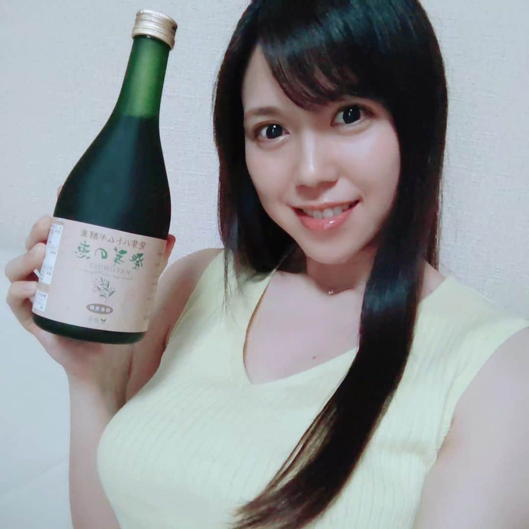 瀬戸マドカのインスタグラム：「夏に向けて🌻発酵食品·発酵酵素🥤🧸 · 今日は暑かったですね～🍋週末お疲れ様です🌴 · 酵素摂りたい＆腸活のために飲用しています🥤 この酵素ドリンク、お料理にも使えるみたいで🍳これを使ったレシピ作るのも楽しみです🤗 ＠hatsuganomegumi さんの#発芽の恵  · 発芽ハトムギ酵素飲料『発芽の恵』 使用されている野菜や果物など素材は全て国産なのも嬉しいpoint🍅添加物不使用🍀 · 🥤アレルギー体質にも良い効果なあるみたいで🤧今年の秋花粉の前にも期待してます🌸 · · おやすみなさい🧸🍓 · · · #酵素ドリンク #酵素 #腸活 #タイアップ #瀬戸マドカ #発芽ハトムギ #健康美 #内側から綺麗に #無添加 #発酵食品 #健康飲食 #cooking #japanesedrink #beauty #diet #japanesegirl #dietdrink」