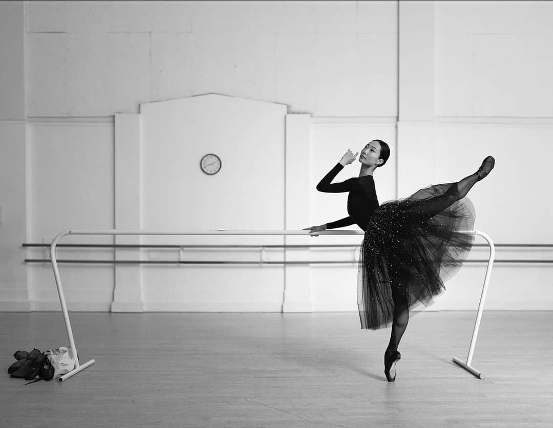 ballerina projectさんのインスタグラム写真 - (ballerina projectInstagram)「𝐖𝐚𝐧𝐓𝐢𝐧𝐠 𝐙𝐡𝐚𝐨. 🩰  @wanting__zhao #wantingzhao #ballerinaproject #ballerina #ballet #balletstudio #barre @wolford #wolford #hosiery #dance   Ballerina Project 𝗹𝗮𝗿𝗴𝗲 𝗳𝗼𝗿𝗺𝗮𝘁 𝗹𝗶𝗺𝗶𝘁𝗲𝗱 𝗲𝗱𝘁𝗶𝗼𝗻 𝗽𝗿𝗶𝗻𝘁𝘀 and 𝗜𝗻𝘀𝘁𝗮𝘅 𝗰𝗼𝗹𝗹𝗲𝗰𝘁𝗶𝗼𝗻𝘀 on sale in our Etsy store. Link is located in our bio.  𝙎𝙪𝙗𝙨𝙘𝙧𝙞𝙗𝙚 to the 𝐁𝐚𝐥𝐥𝐞𝐫𝐢𝐧𝐚 𝐏𝐫𝐨𝐣𝐞𝐜𝐭 on Instagram to have access to exclusive and never seen before content.」4月21日 22時25分 - ballerinaproject_