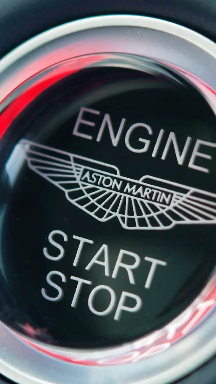 アストンマーチンのインスタグラム：「The world’s most powerful race series, requires the most powerful support.   @astonmartinf1.  #AstonMartin #DBX707 #POWERDRIVEN」