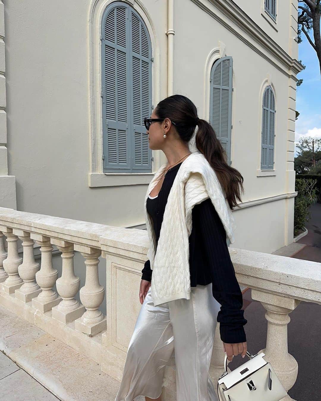 Marianna Hewittのインスタグラム：「spring silks 🤍🖤」