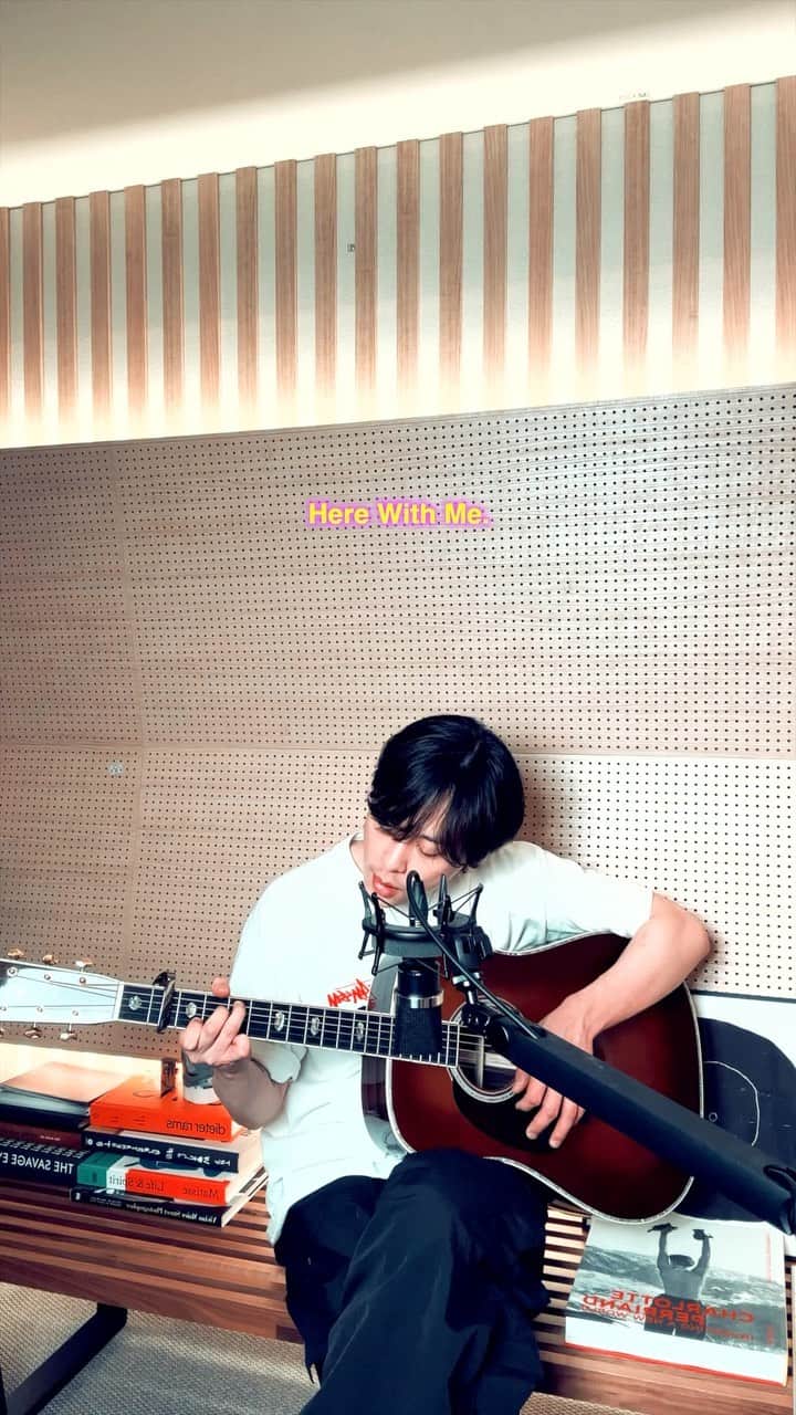 ヨン・ジュンヒョン のインスタグラム：「All I KNOW IS... #d4vd #herewithme」