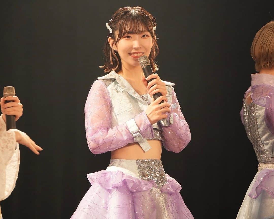 岩佐美咲のインスタグラム：「スタッフさんのカメラ📸　　　　　　 　　　　　　　　　　　　　　　　　　 SAISONさんのお衣装、可愛い。　　　　　　　　　　　　　　　 　　　　　　　　　　　　　　　　　　 なんだか今年に入ってアイドル衣装を着る機会が謎に多い、アラサー演歌歌手。　　　　　　　　　　　 　　　　　　　　　　　　　　　　　 #ライブ #アイドル #衣装 #アイドル衣装 #写真 #カメラ #ボブ #ボブアレンジ #live #idol #photo」