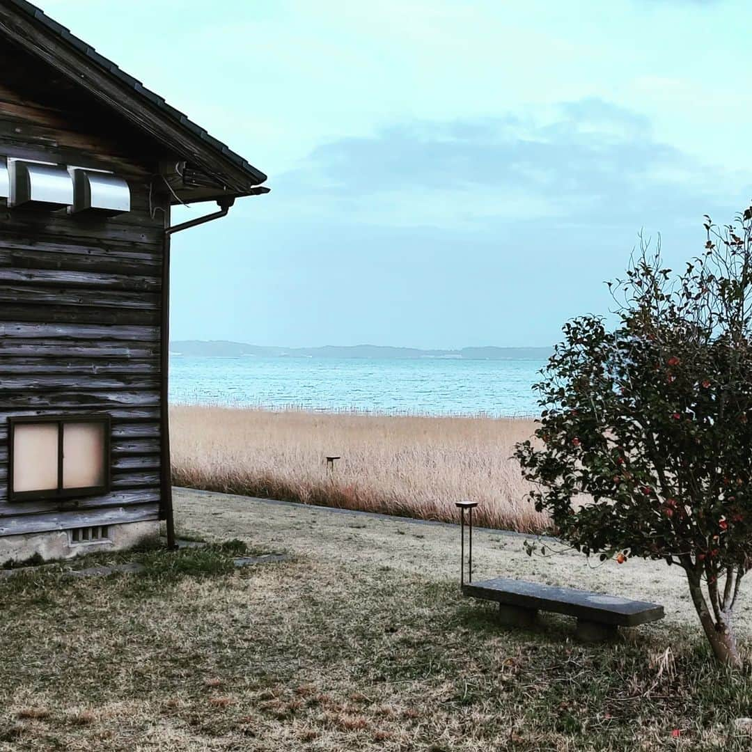 フローラン・ダバディーのインスタグラム：「Souvenir of a fabulous  three days in Noto peninsula just before spring 🌱 ３月末、三日間、能登にて🐻 #wajimalacquer #notoisland」