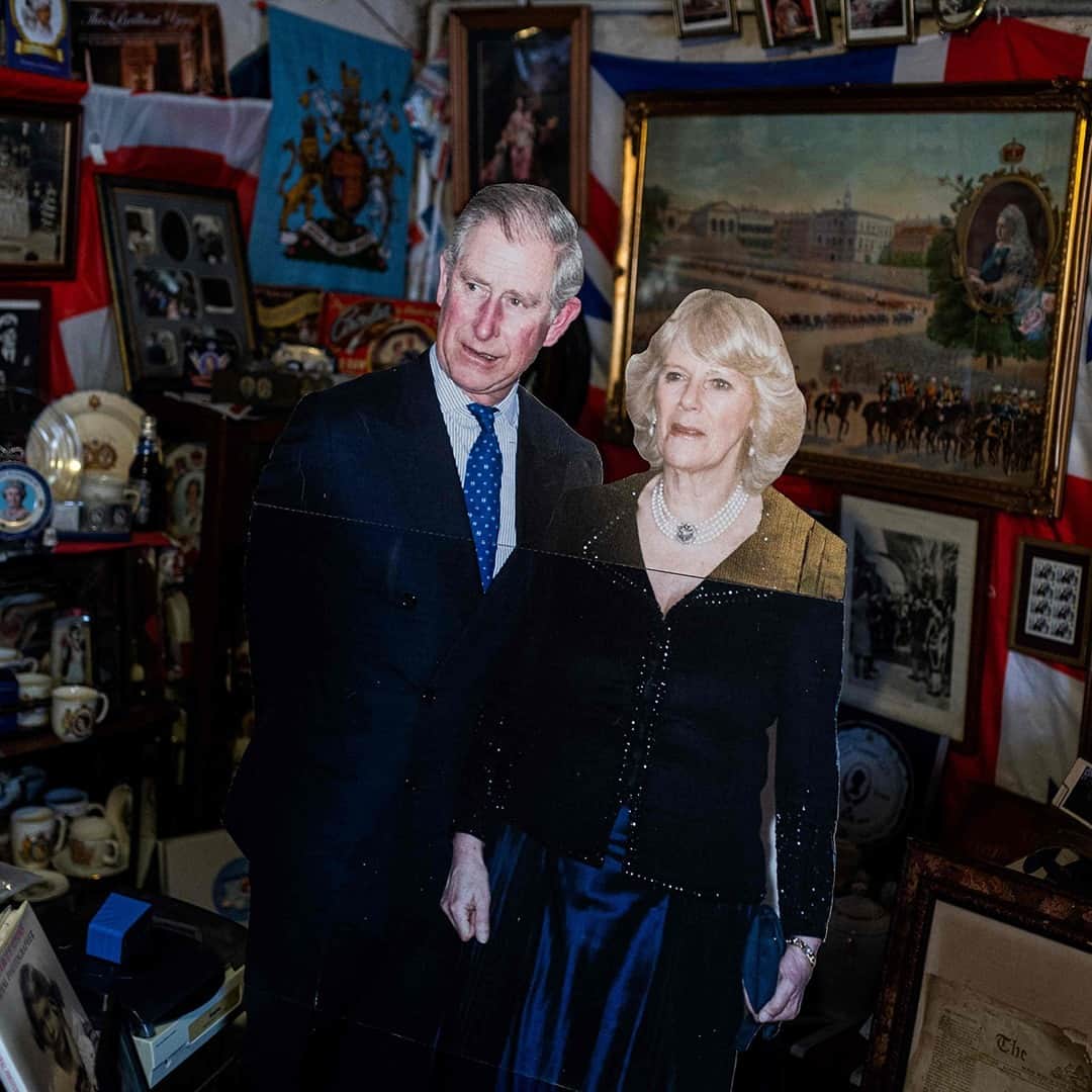 TIME Magazineのインスタグラム：「When it reigns, it pours: These photos show London being transformed for King Charles III's Coronation.  The last time Britain hosted a coronation was 70 years ago, when Queen Elizabeth II was crowned before more than 8,000 guests.  To mark the occasion, London is receiving a royal makeover before tourists from around the world flock to the capital.  See more photos at the link in our bio. Photographs by Justin Tallis—AFP/Getty Images; Oli Scarff—AFP/Getty Images; Dan Kitwood—Getty Images; Carl Court—Getty Images; Vuk Valcic—SOPA Images/Shutterstock」