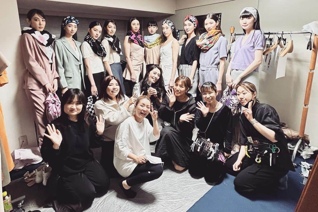 榊原みゆくさんのインスタグラム写真 - (榊原みゆくInstagram)「【IHEE featuring 8x3】  2023年4月16日、京都、細辻伊兵衛美術館にて、私の初のブランドローンチと共に、ファッションショーを開くことが出来ました❣️  手拭いとファッションのコラボショー、しかも美術館での開催って、たぶん、ないと思う、検索しても、どこもやってないと思う！  そんなショーに携わっていた方々に感謝をここで述べたいと思います。  ここまでくるのに、多くの方の協力なしには、なし得なかったことなので、本当にありがとうございます😭😭❤️  先に、今回一緒にお仕事させて頂いた方々のお写真を載せようと思います♬  EIGHT BY THREE début collection  2023 April 16 at Hosotsuji Ihee Museum Kyoto  Music by Mizmon / Tatsuyax / Atsuo Morita   Photo Shooting : Takuya Okamoto  H&M : Aco   Direction : Vanilla City   @8x3_eight_by_three  @miyukuscarab  @okamototakuya_plusbe @acohairmake  @atsuo0129 @mizmon0111 @tatsuyax @yukot0317 @vanillacitykobe @ihee_hosotsuji @eirakuya_since1615 @hosotsujiihee_museum  @couleur_2020_beauty  @mana_furukawa.official  @y_k_d_r_m  @kotollzl  @0901_yoko_  @miyano_fumika  @nagomi_japan_official  @kunmei_cho  @raichigramworld  @mino_ouiw  @kanae_model  @raumiru  @miki.azuma3  @ayaiasaiaya  @miyu.nishihara__  @diva_inc_official @ergmodel @lucent325 @name_management @ohako_management @osaka_sos_model_agency  @lapislazzuli_official   #eightbythree #8x3 #8_by_3 #eight_by_three #fashionista #fashionshow #kyoto #細辻伊兵衛美術 #細辻伊兵衛美術館ファッションショー #miyuku #榊原みゆく」4月21日 22時45分 - miyukuscarab