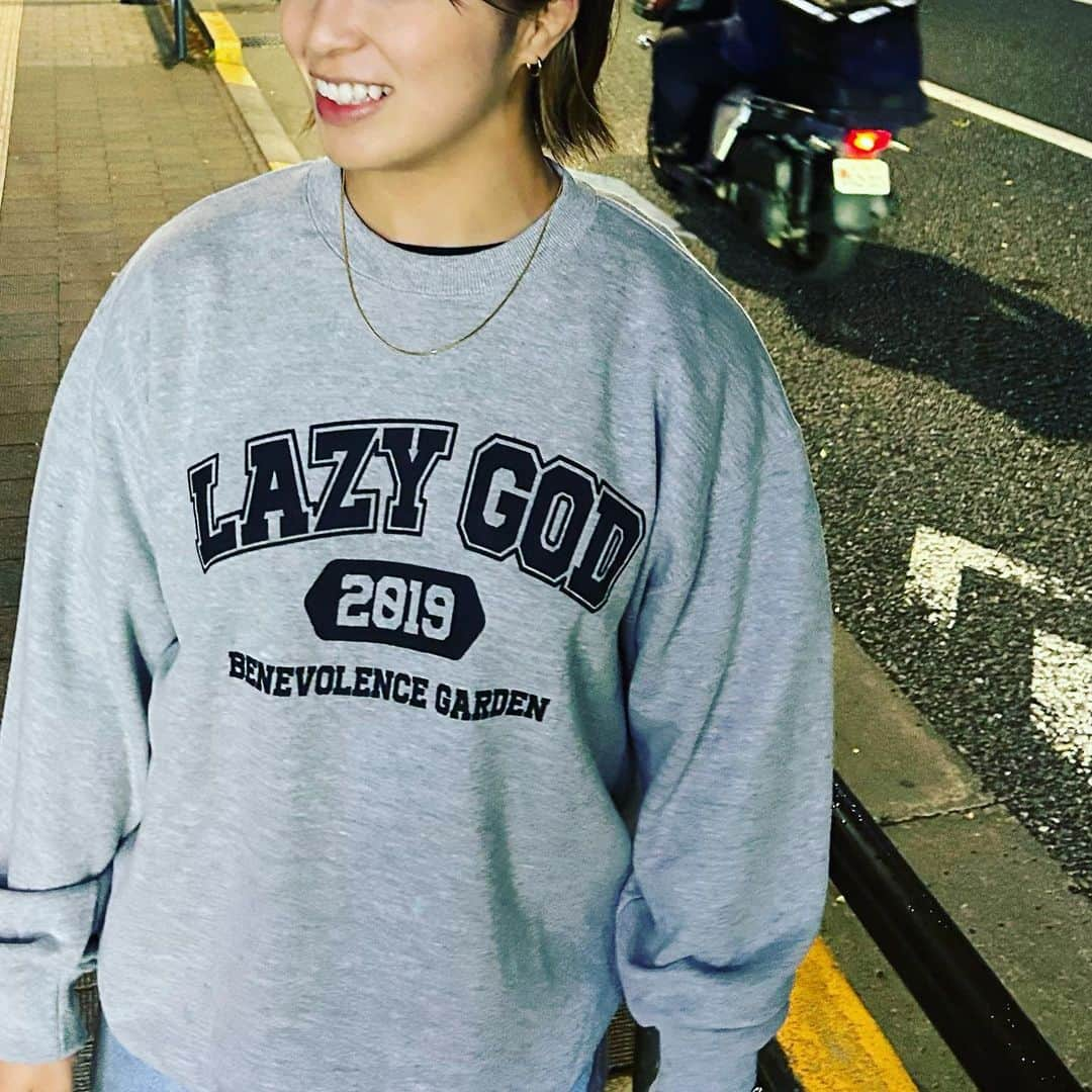 川井友香子のインスタグラム：「. @lazygod_tokyo 🦥❤️‍🔥  着心地がめっちゃ良くて ONでもOFFでもいつでも使えそう🦥✨ たくさん着よう〜!🦥🎶 .  ありがとうございます🦥☀️」