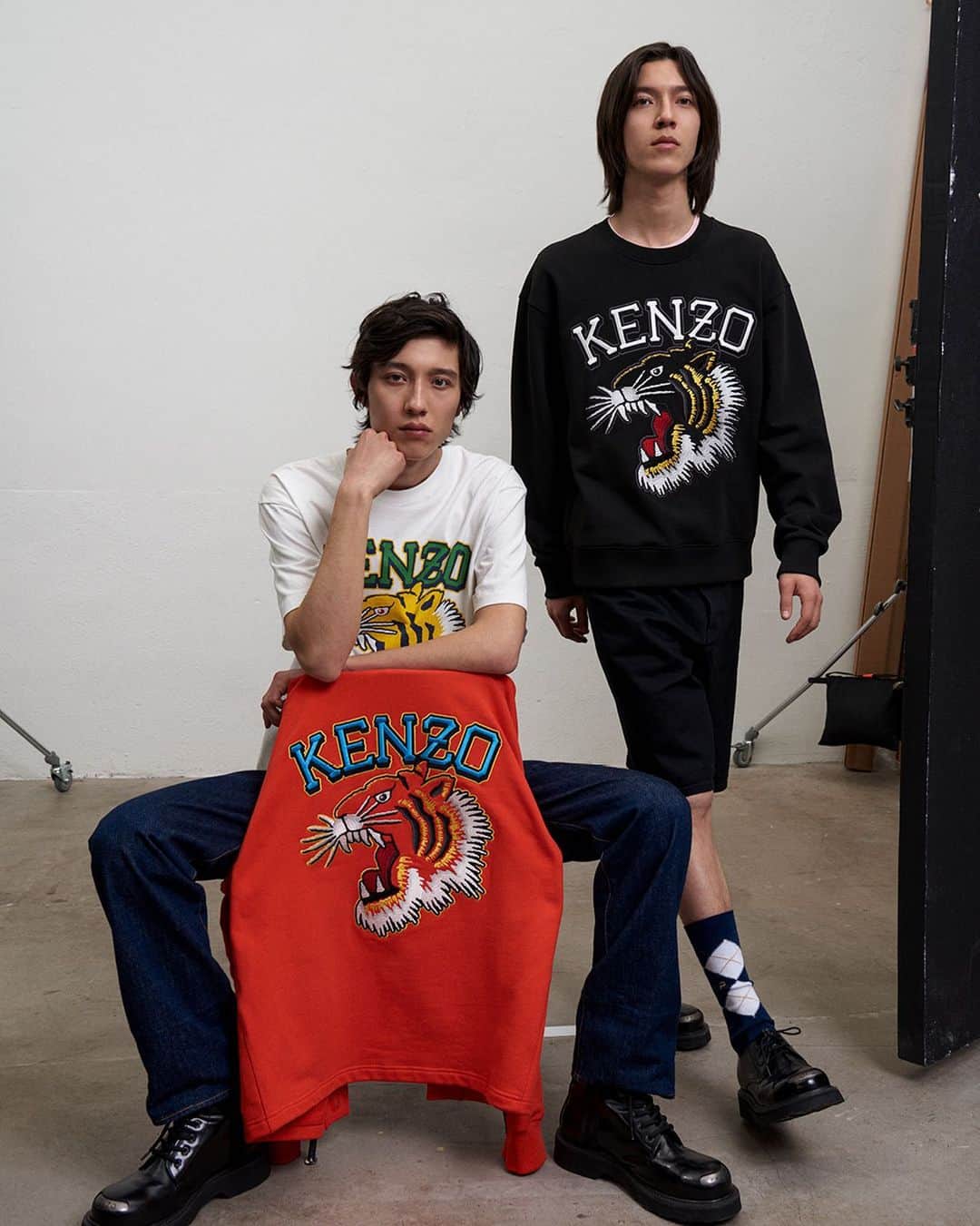 ケンゾーのインスタグラム：「In 1975, the first tiger motif appeared in a KENZO collection. Discover now KENZO Varsity Jungle, the new chapter of the SS23 collection by @nigo.」