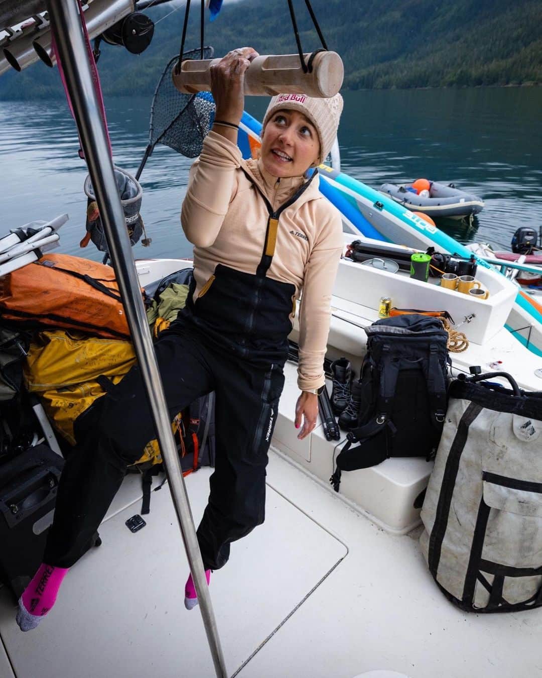 サッシャ・ディギーリアンさんのインスタグラム写真 - (サッシャ・ディギーリアンInstagram)「I had the privilege to travel to Valdez, Alaska, to explore and also to investigate where micro plastics can be found in this seemingly pristine pocket of the world. Following leading scientist Abby Barrows across this majestic landscape it was sobering to learn that unanimously across all of our samples (glacial snow from mountain peaks, grizzly bear scat, salmon, water, and soil), there were micro plastics present in every single one of them. Additionally, as we boated through open water, our outdated satellite system had us located in the middle of a glacier… that glacier had drastically receded. As we watched the wild waves crash into the majestic blue glaciers, awed at cute sea otters and the beautiful life that exists in this region of the world, we were mind blown by its beauty. But it was gut-wrenching and all too real to see firsthand the pervasive effects that our human impact has on the environment as well as the quality of life of not just people, but also innocent species. Let’s celebrate the planet today and every day, and also let’s all try to be better at protecting her through our everyday habits and actions, and by urging corporations and our governments to take larger sustained action. We can all do better, I know I certainly strive to. Happy Earth Day - today, tomorrow, and everyday. 💚  Photos by @ladzinski @tjtriage  #earthday #planetearth #thrive」4月21日 23時11分 - sashadigiulian