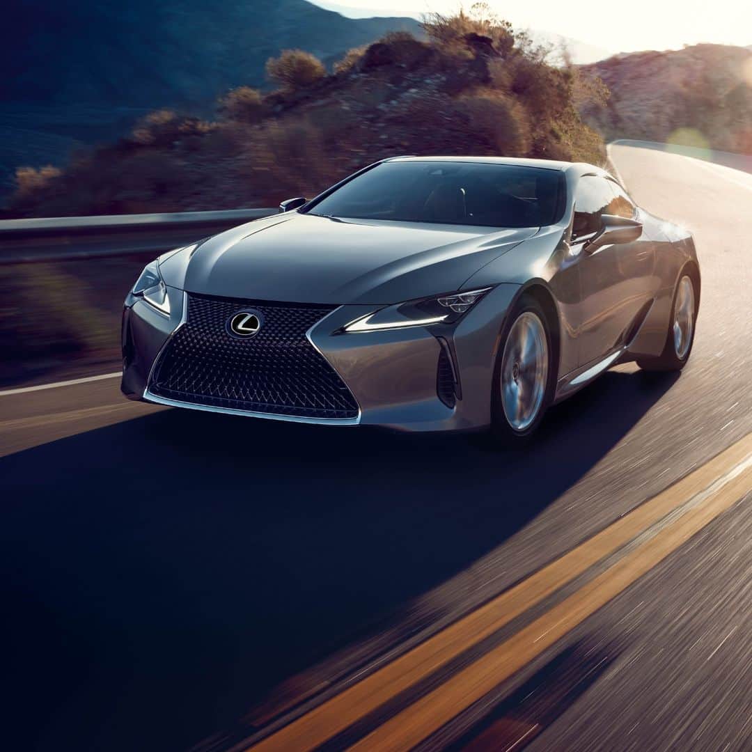 Lexus USAのインスタグラム：「The beauty is in the details...  Just ask the Takumi master craftsmen, who apply a human touch to every aspect of the artfully designed Lexus vehicles.」
