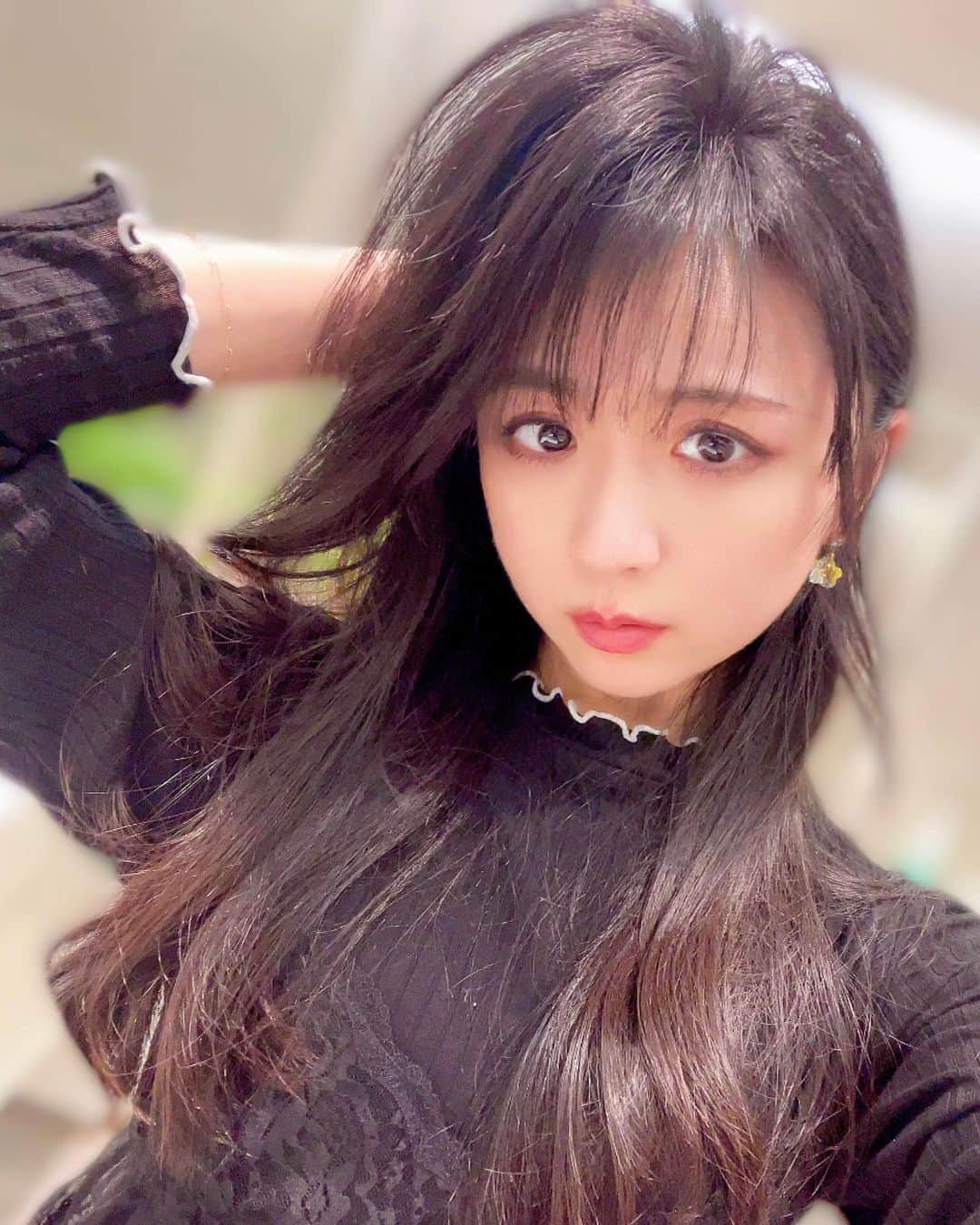 久保亜沙香のインスタグラム：「だ〜れも気づかないけど、 20センチは斬りました✂︎」