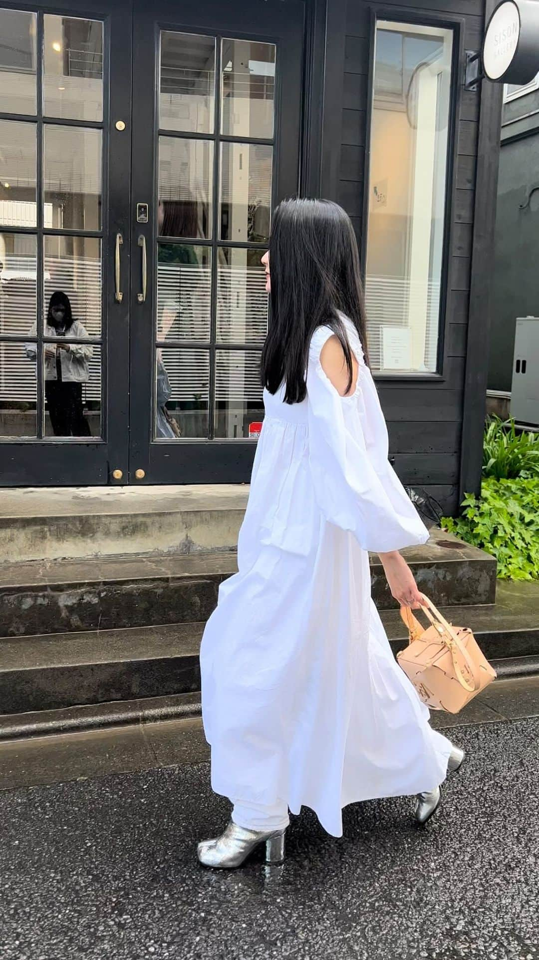 鈴木淳子のインスタグラム：「Sunny spring #dailystyle 🤍  #ceciliebahnsen #maisonmargiela #tabiboots with #mybag  . . . #pocopocolady  . #spring #springstyle #springfashion #fashionstyle #style #fashioninspo #ootd #outfitinspo #styleinspiration #minimalstyle #lotd #dailylook #effortlesschic #styleoftheday #neutralstyle #dailystreetlooks #minimalfashion #wiw #ootdstyle #lawyer #workingmom #dailylook #workwear #160cmコーデ #春コーデ」