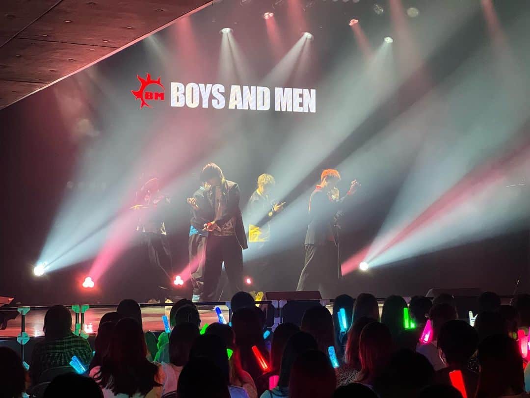 BOYS AND MENさんのインスタグラム写真 - (BOYS AND MENInstagram)「本日‼️BM THEATER にて  BOYS AND MEN 超地元 大感謝祭!!!!!!   愛知、岐阜、三重の思い出を 改めてライブパフォーマンス、 そして振り替えながらトーク❤️‍🔥  歓声も沢山ありがとうございました🥳💥💥  そして5月5日 東京単独ライブ！！！ Zepp Hanedaにて6人でお待ちしてます‼️‼️‼️‼️  #boysandmen  #ボイメン  #bmtheater  #愛知  #岐阜  #三重」4月21日 23時40分 - boysandmen_official