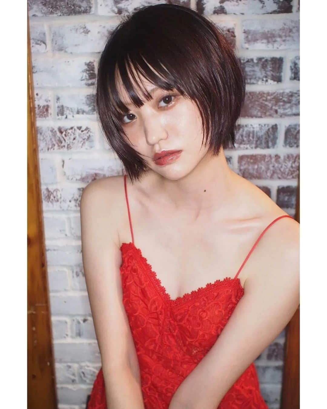 クマモトタツヤさんのインスタグラム写真 - (クマモトタツヤInstagram)「. #kumaxHAIR #kumasanバッサリHAIR #kumasanCUT . . Hair cut-color-styling / T.KUMAMOTO (switch) Make up / MIHO (switch) Guest / SHIORI (switch guest 7th year) Photo / T.KUMAMOTO (switch)  #kumaxGIRLS #kumaxSHIORIw #福岡のスイッチで髪切る女の子 #クマナリ #photobykumamoto」4月21日 23時47分 - tatsuya_kumamoto