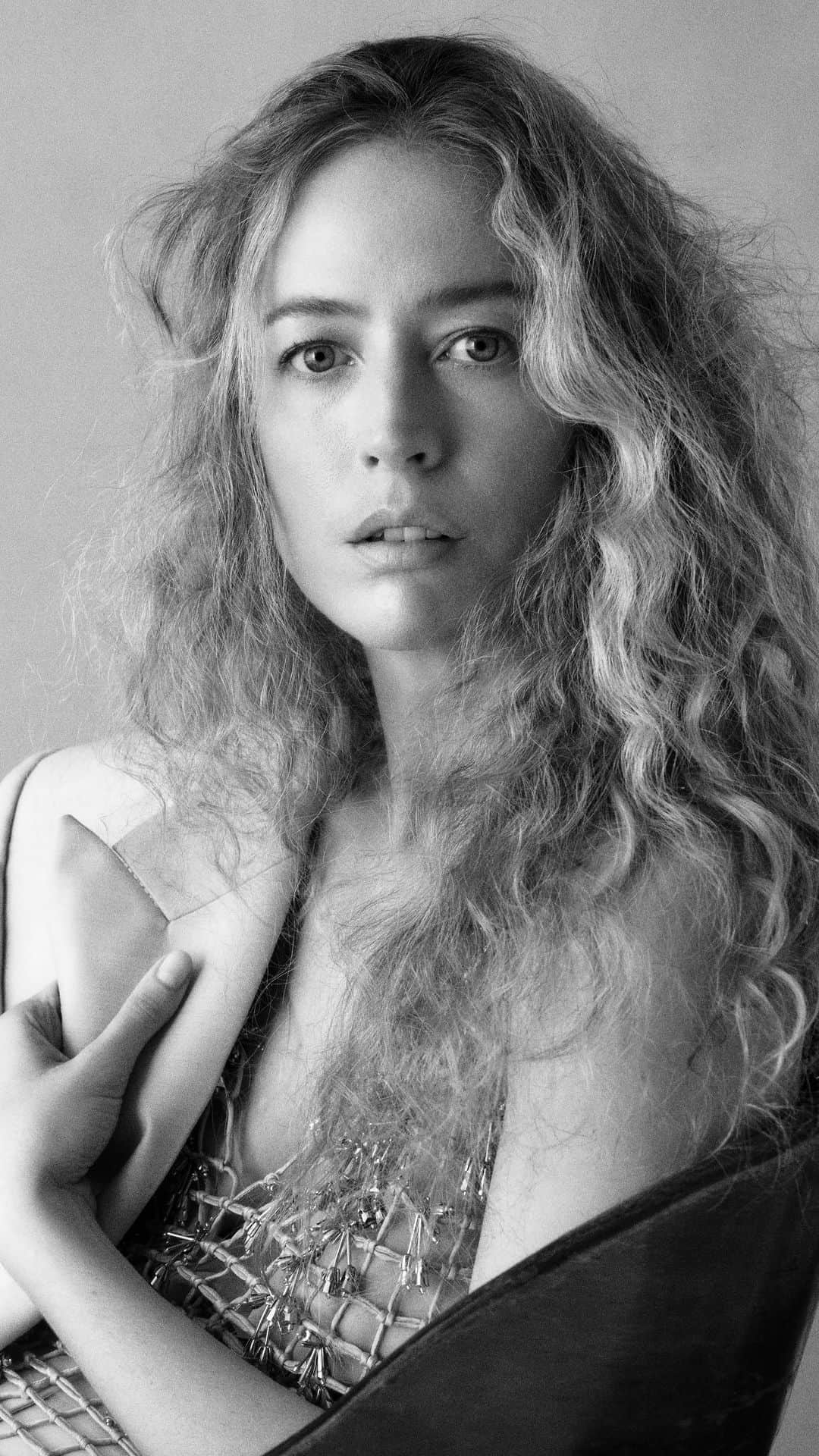 ランバンのインスタグラム：「There is beauty in truth, truth in beauty.   Photography Steven Meisel Creative direction @mmparisdotcom Featuring Raquel Zimmermann   #LANVIN」